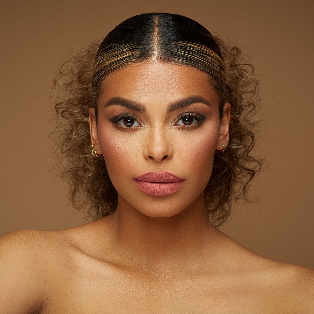 Delineador de labios Queen Tarzi PWR – 1 pieza