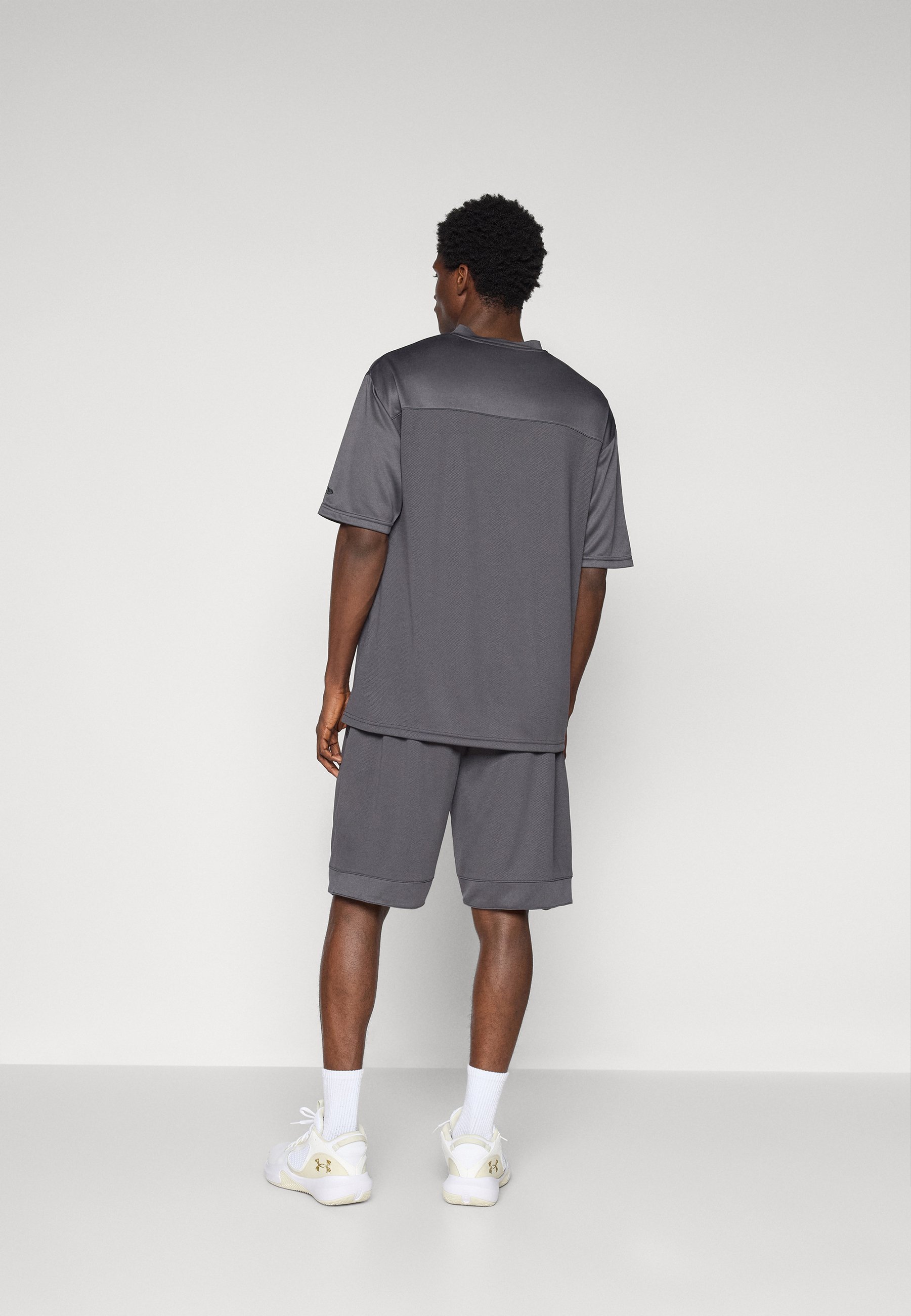 New Era NBA CHICAGO BULLS TONAL SHORT - Clubkleding - donkergrijs