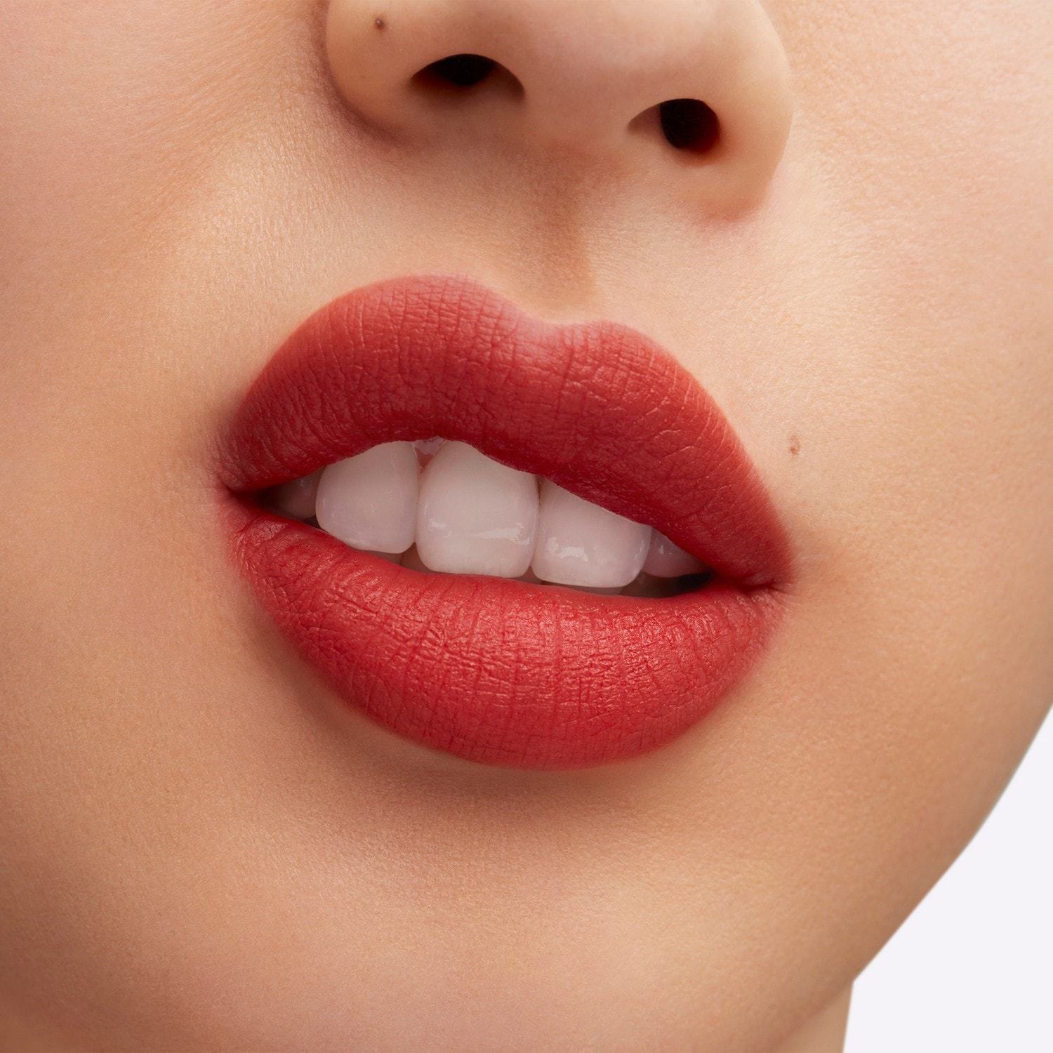 MAC Lipstick Powder Kiss tekući ruž za usne - 5 ml