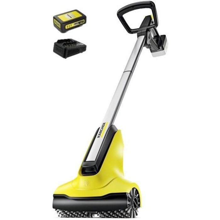 Limpiador de patios inalámbrico Karcher PCL 3-18 con batería de 18 V/2,5 Ah y cepillo giratorio.