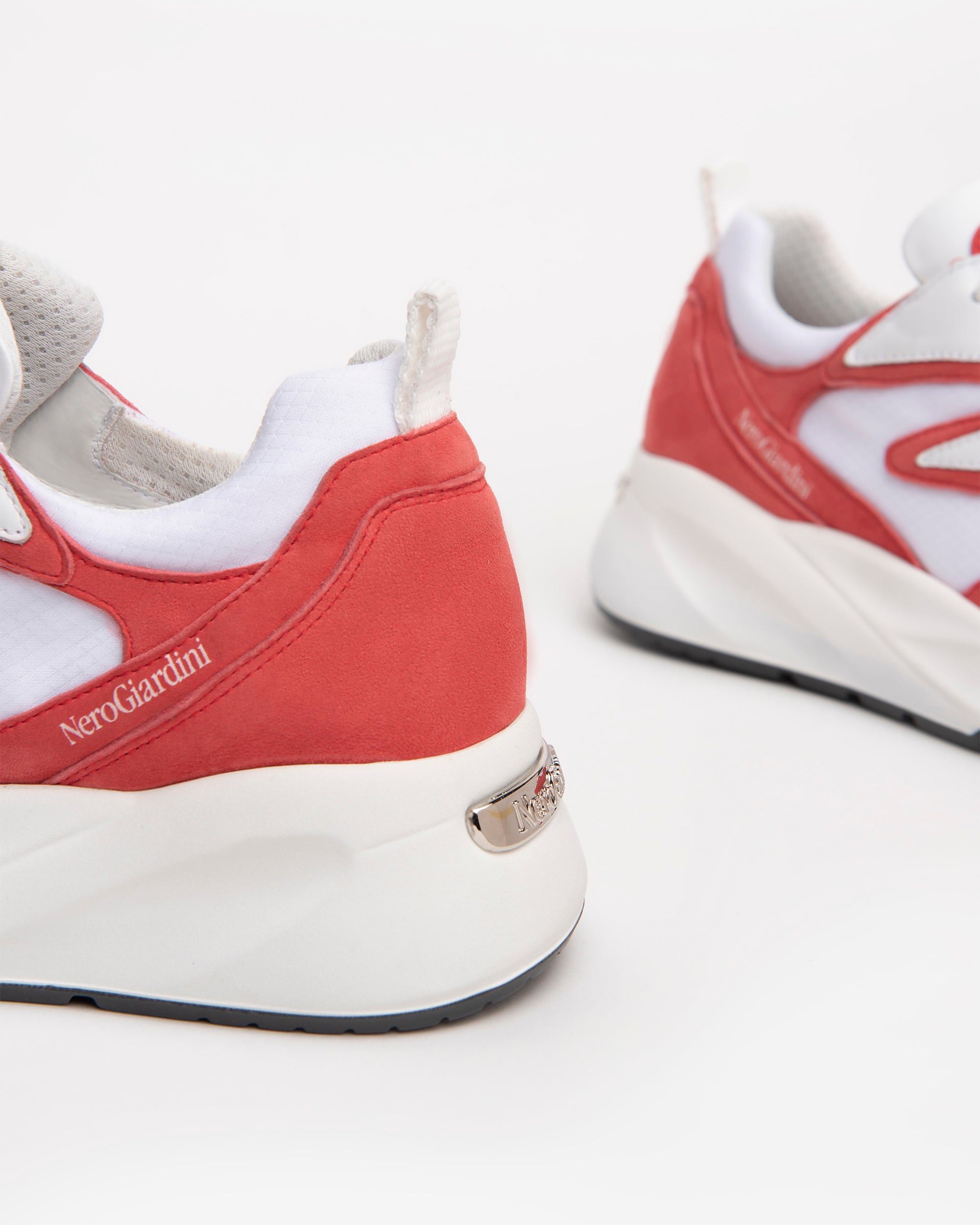  Damen-Sneaker aus Leder und Wildleder