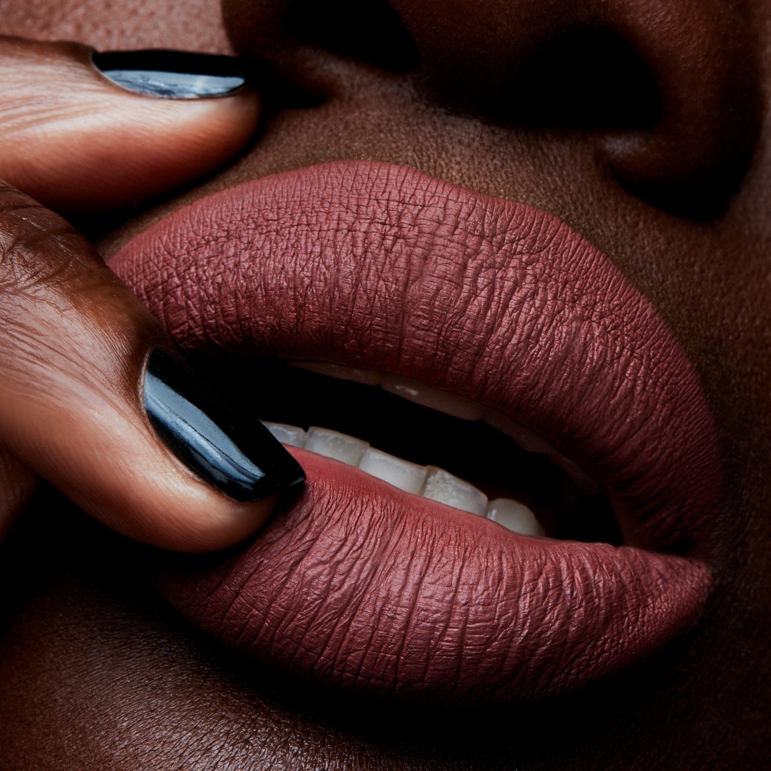 MAC Lippenstift Iepazīstieties ar savu matēto Retro matēto šķidro lūpu krāsu - 5 ml