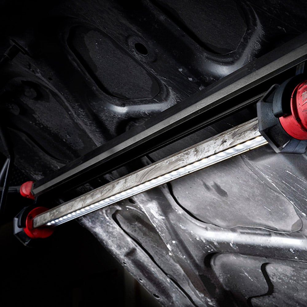 MILWAUKEE 12V LED-lys under panseret M12UHL-0