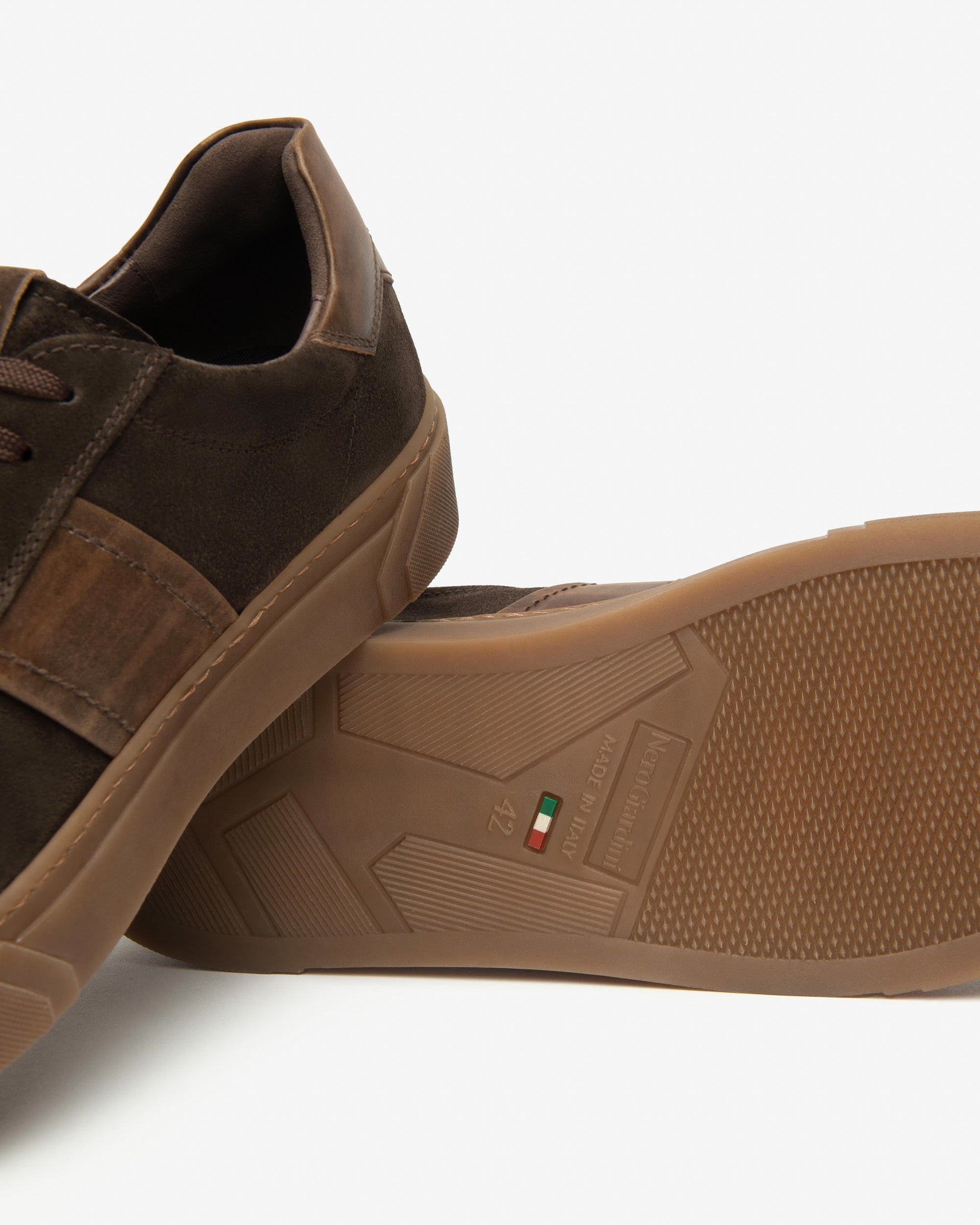  Herren-Sneaker aus Wildleder und Leder