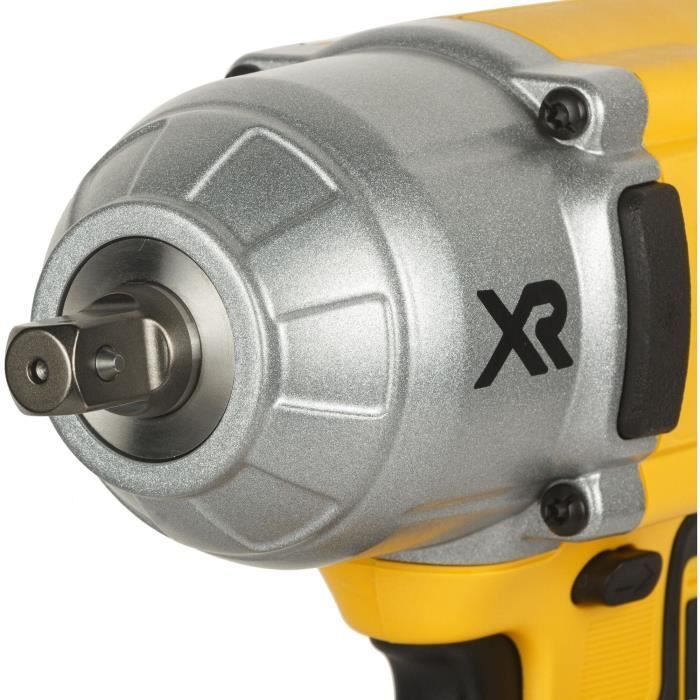 Llave de impacto DEWALT XR de 18 V y 5 Ah con batería de iones de litio, 3 velocidades, suministrada con 2 baterías en un estuche TSTAK, con clip y apilable.