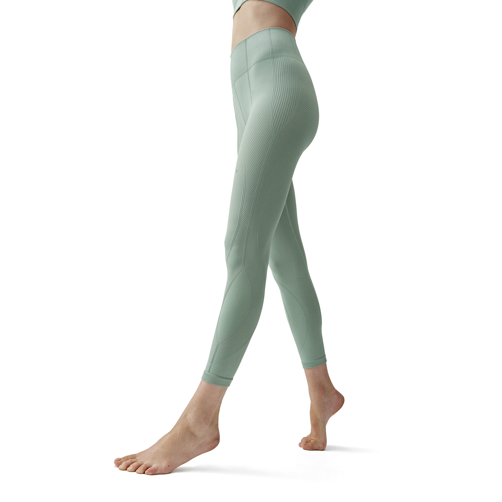  Mallas Sureya Born Living Yoga