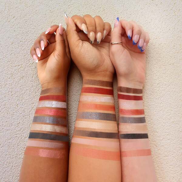 Paletă fard de pleoape Lottie London x Harley Quinn Toxic Love Diamond