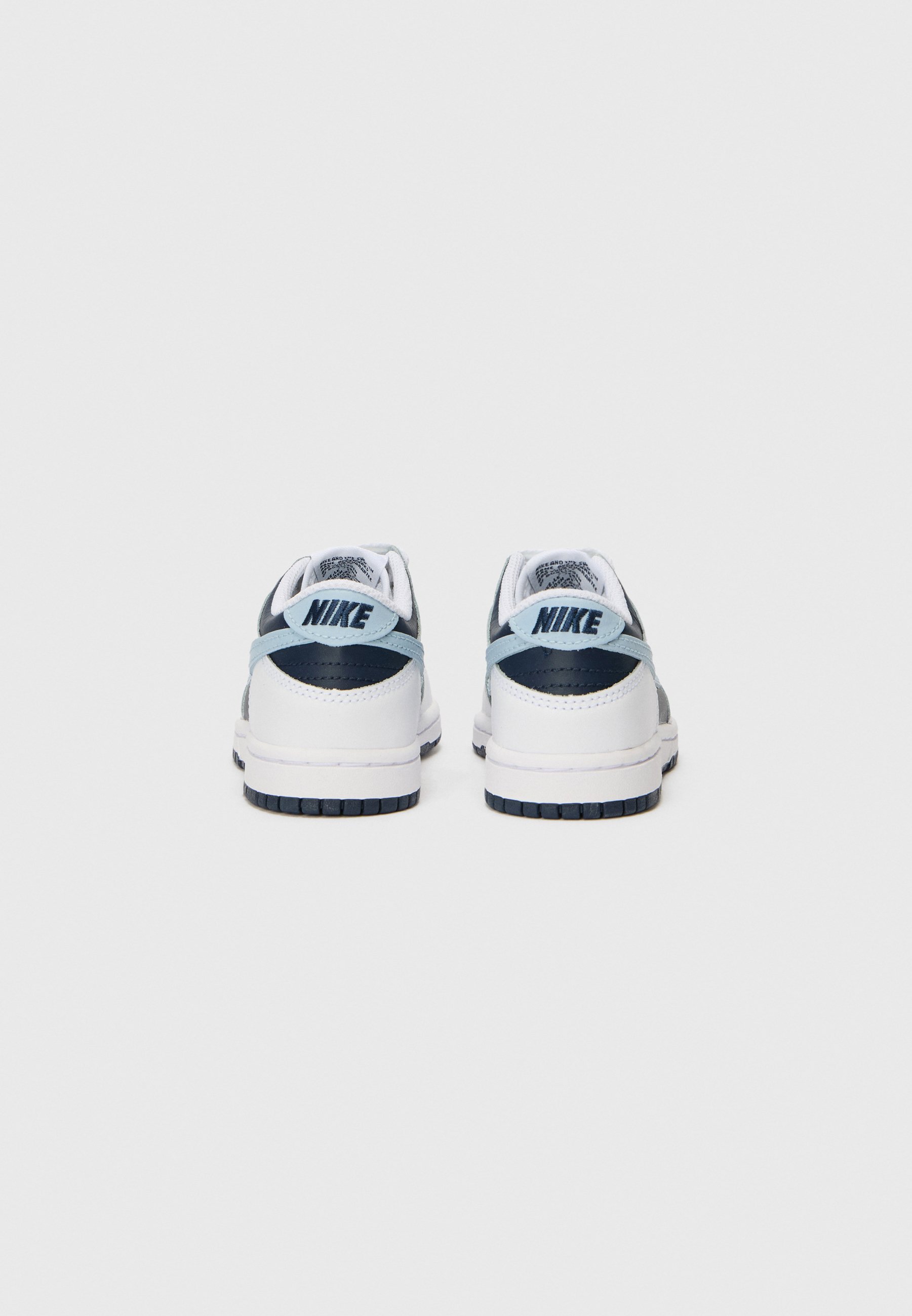 Nike Sportswear DUNK LOW UNISEX - Hoge sneakers - wit/licht wapenblauw/diep koningsblauw/obsidiaan