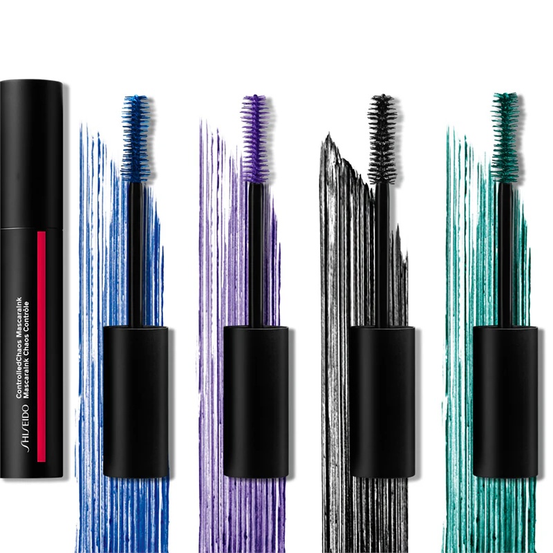 „Shiseido ControlledChaos“ tušas, suteikiantis apimties ir spindesio.