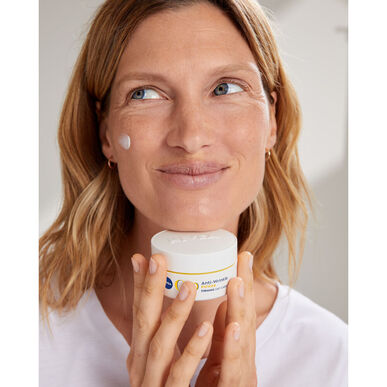 Nivea Anti-Wrinkle Day Facial Cream SPF15 Q10 Power 50 ml