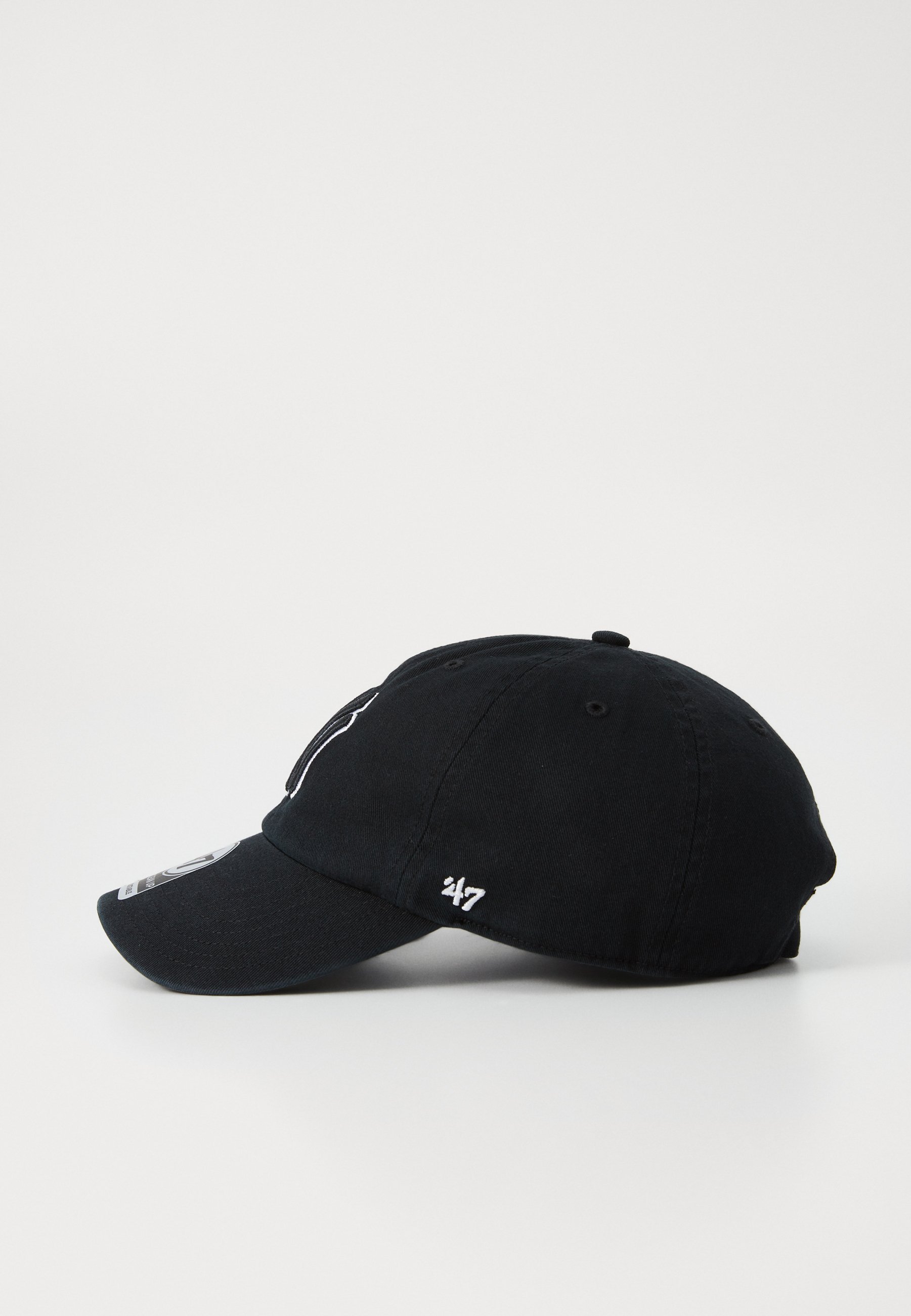 '47 Caps
