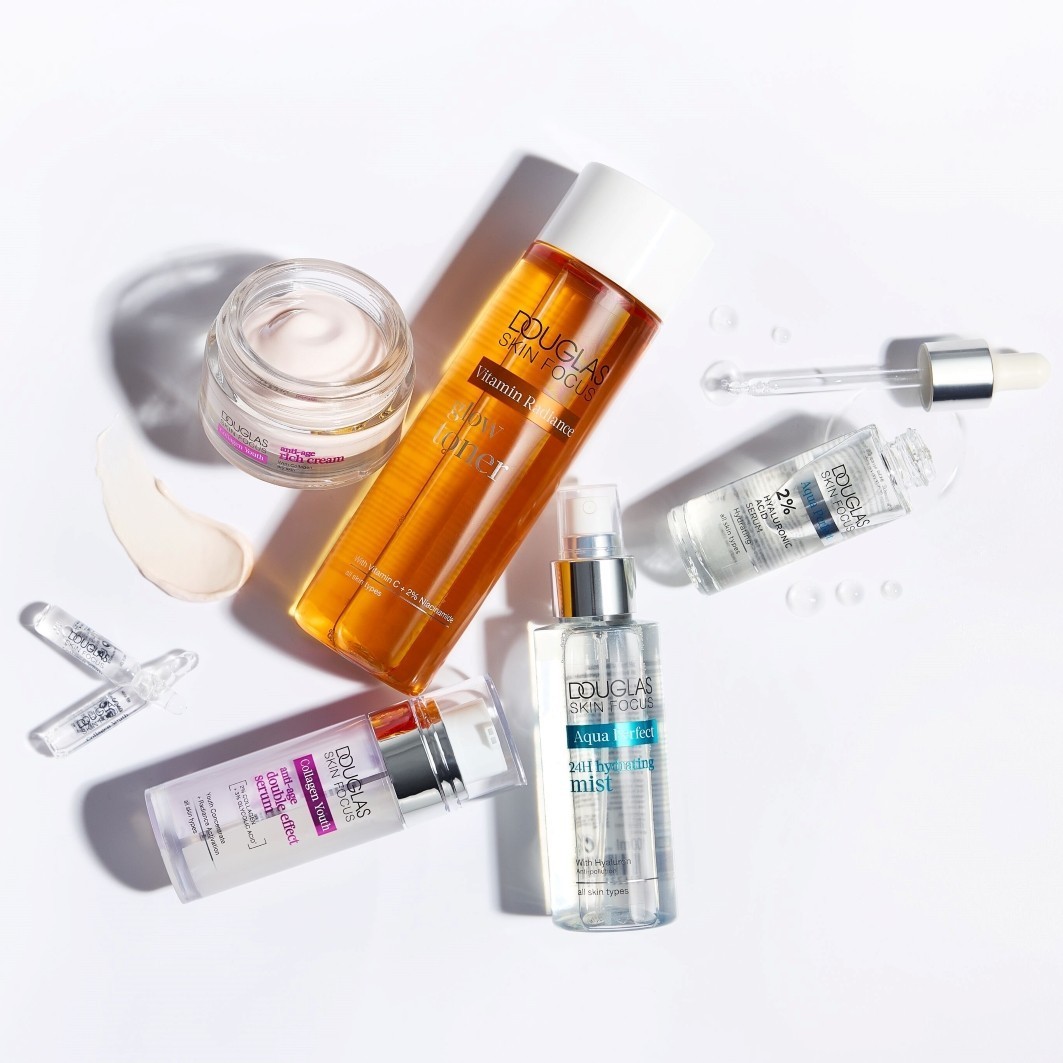 „Douglas Collection“ veido purškiklis „Skin Focus Aqua Perfect 24H“ drėkinamasis purškiklis – 100 ml