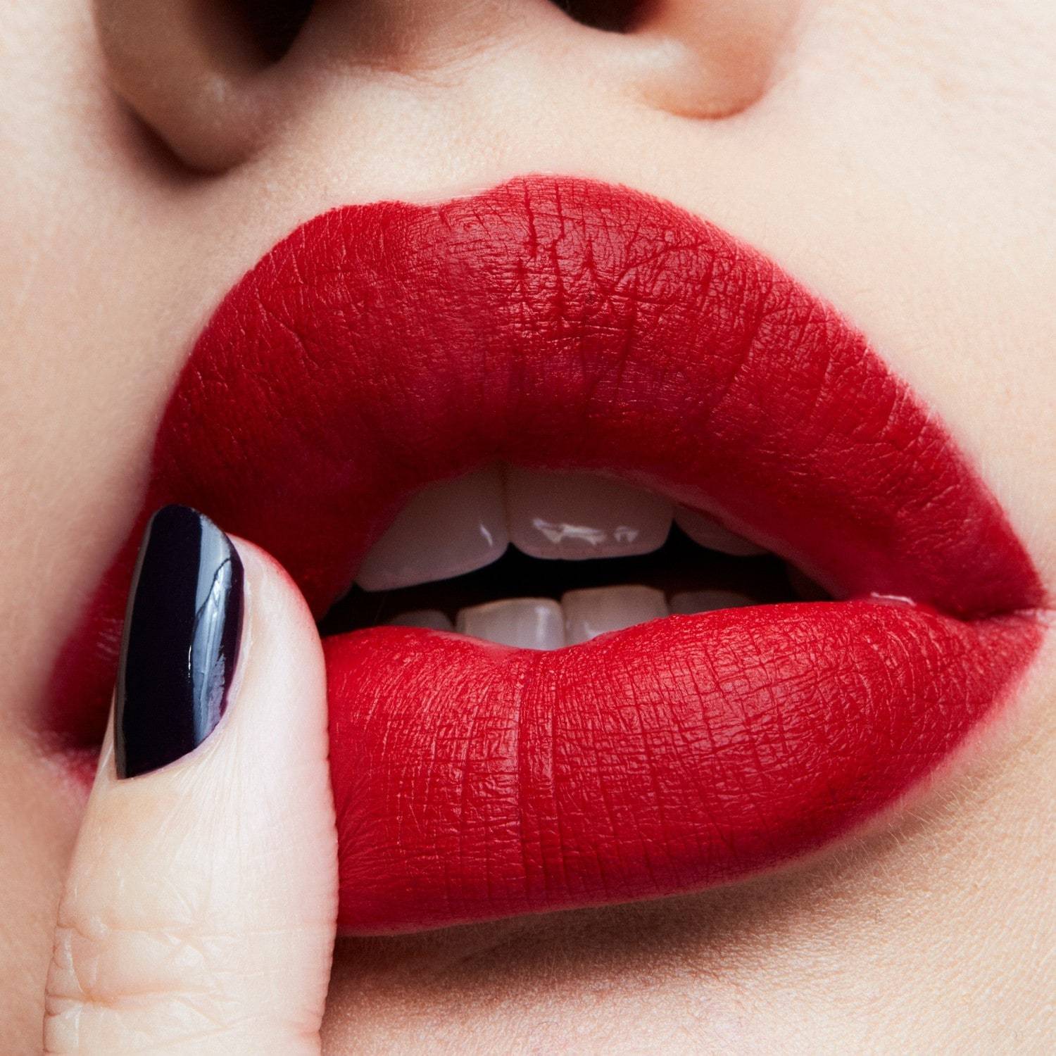 MAC Lippenstift Iepazīstieties ar savu matēto Retro matēto šķidro lūpu krāsu - 5 ml