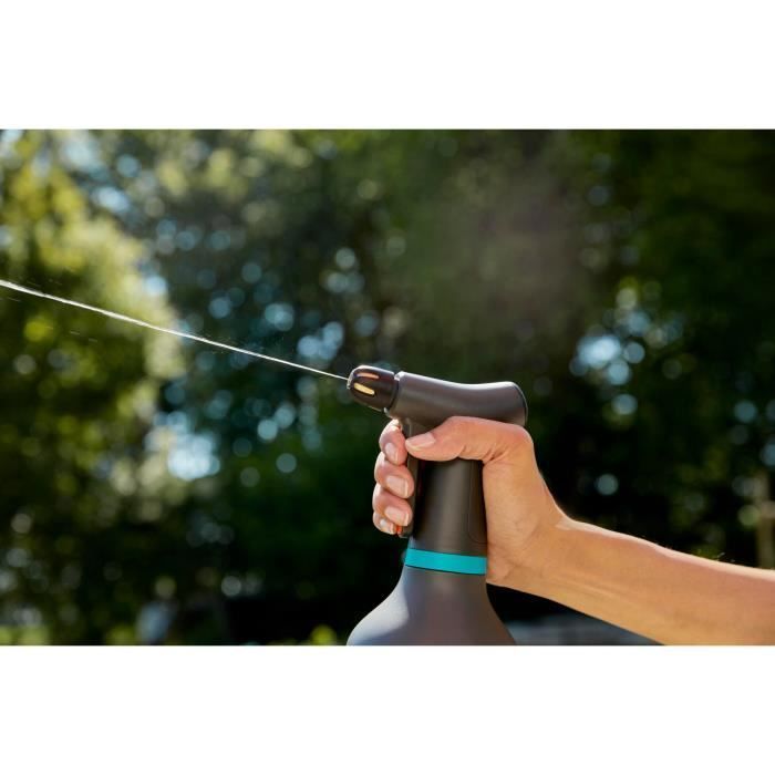 Spruzzatore a grilletto GARDENA – Capacità 0,75 l – Utilizzo a 360° – Forma ergonomica – Indicatore di livello integrato –