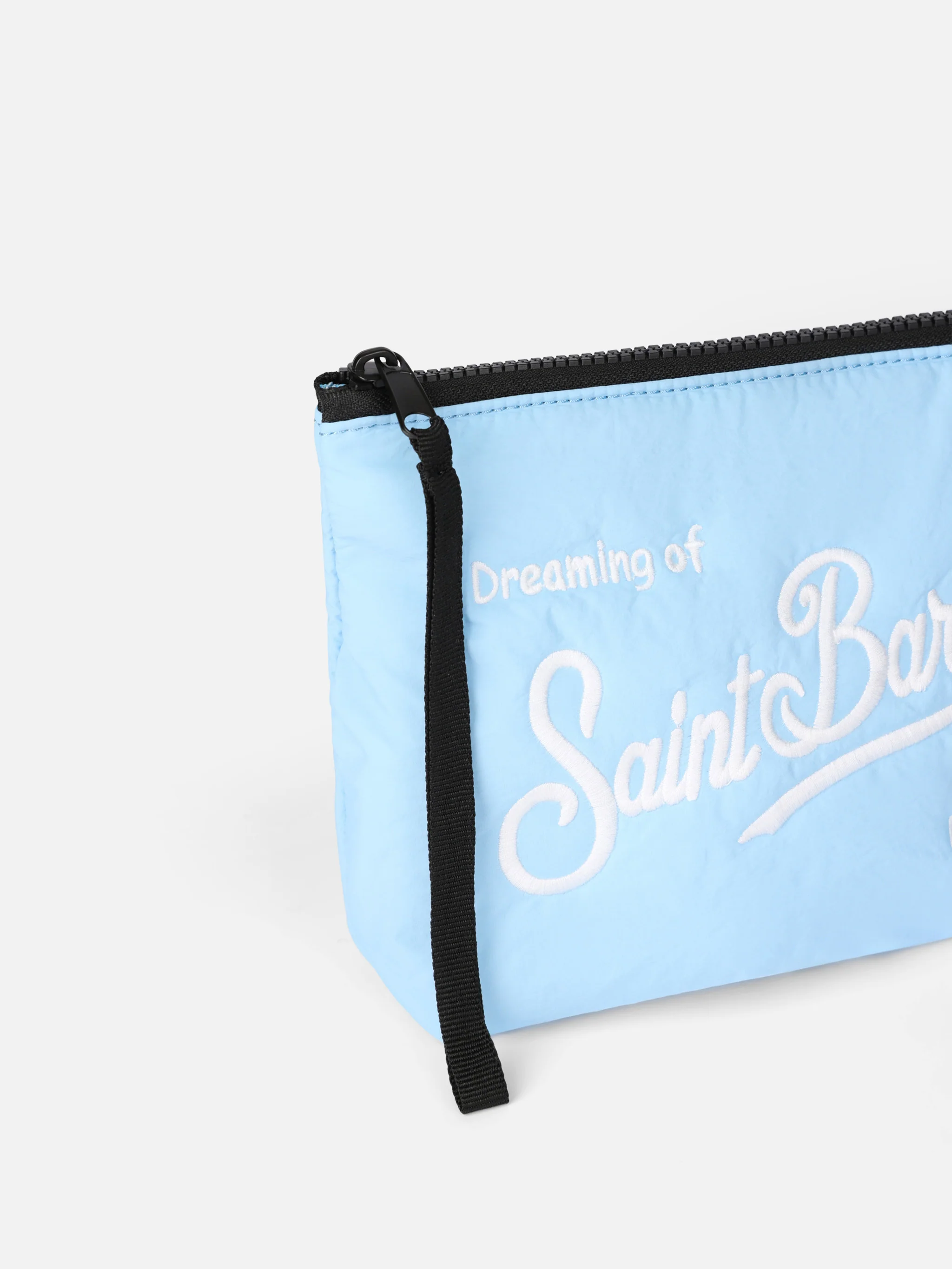 Pochette Aline bleu clair matelassée avec broderie logo
