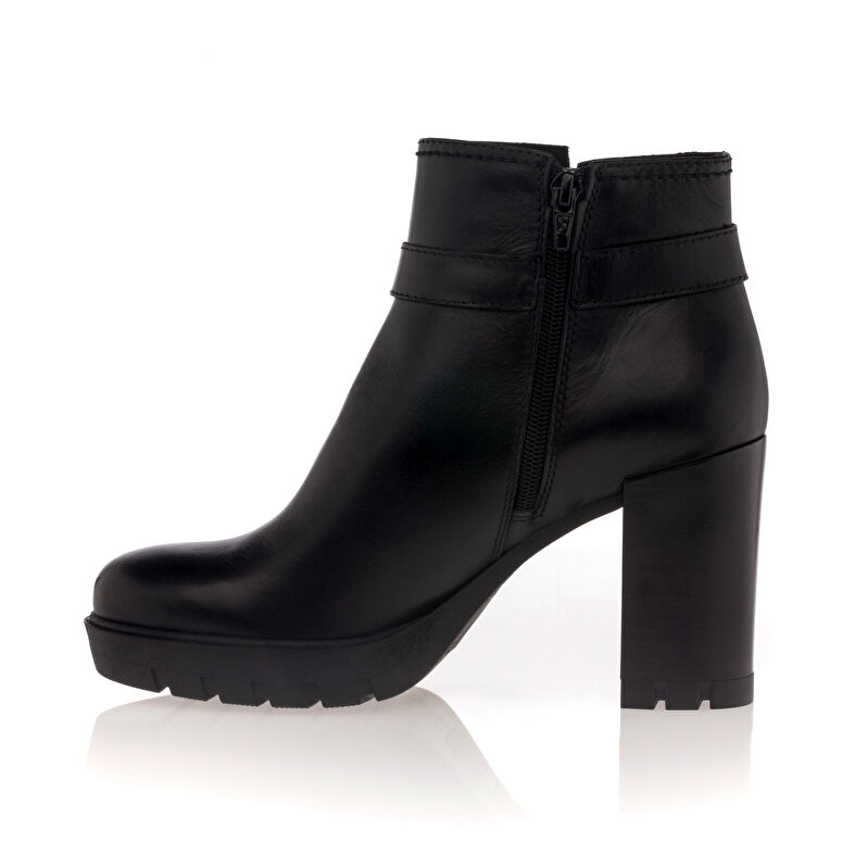 Schwarze Damenstiefel / Stiefeletten