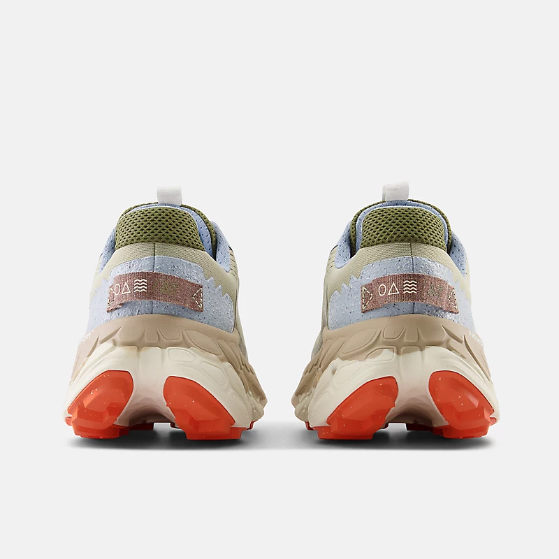Il piatto Fresh Foam X More Trail v3 – zielony z dodatkiem maku