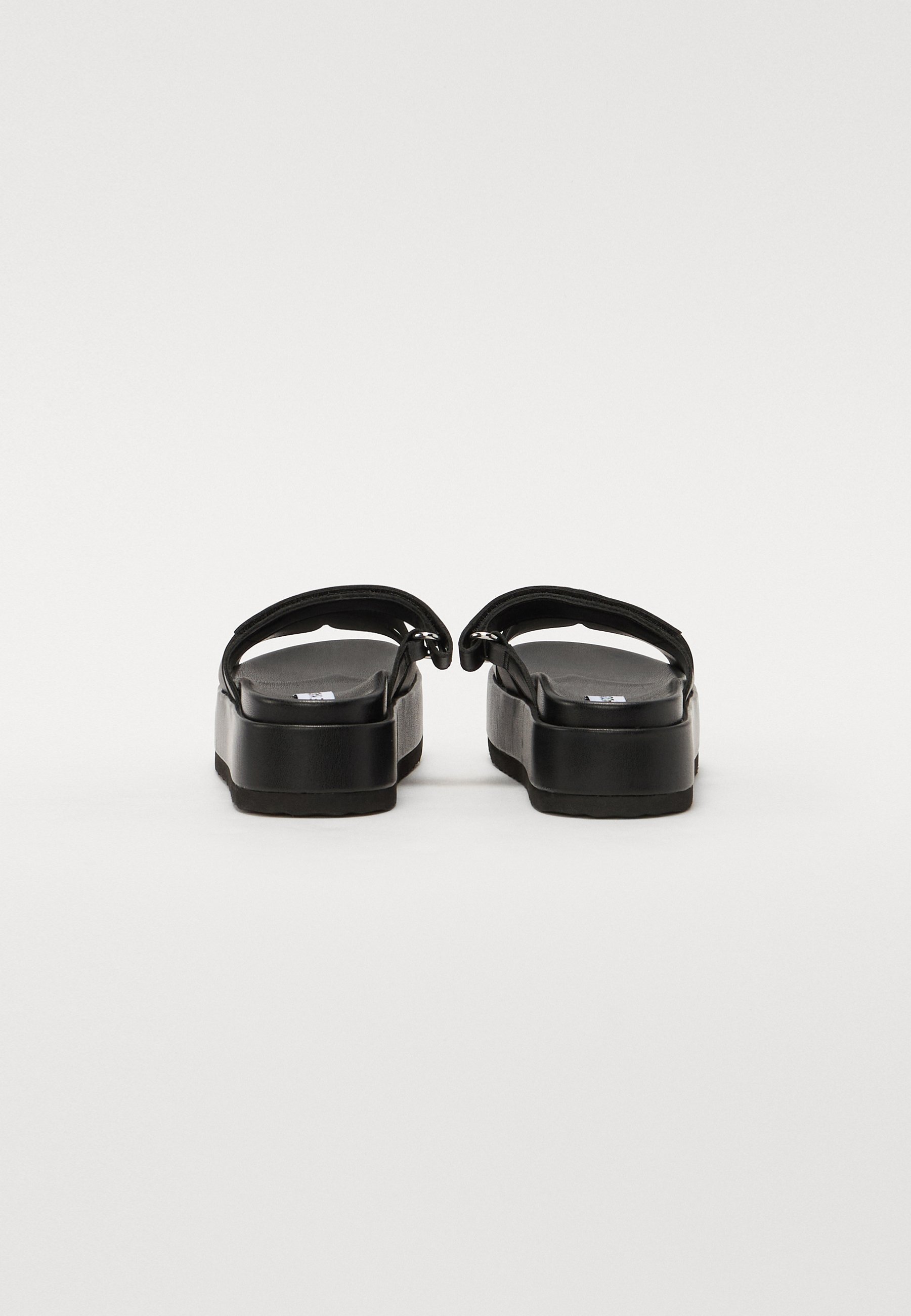 Steve Madden BIGMISSILE - Slippers - zwarte actie