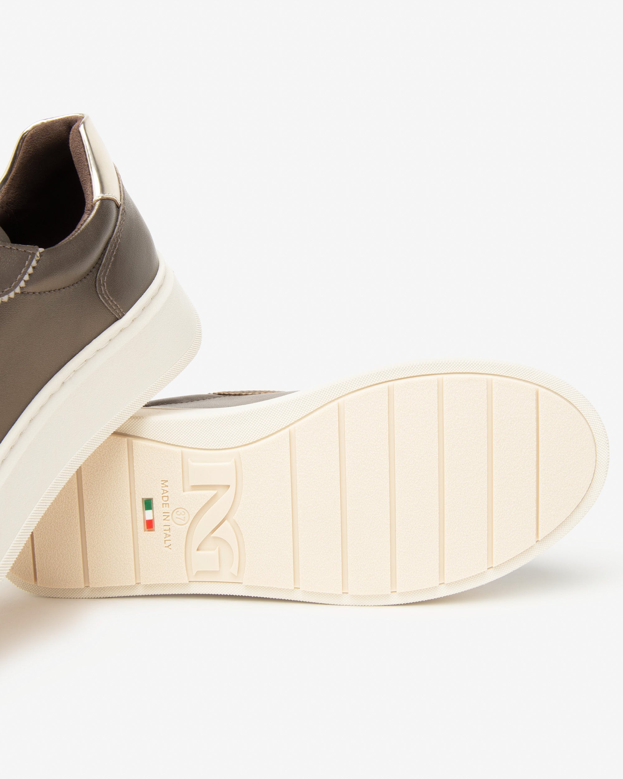  Damen-Sneaker aus Leder und Funktionsmaterial