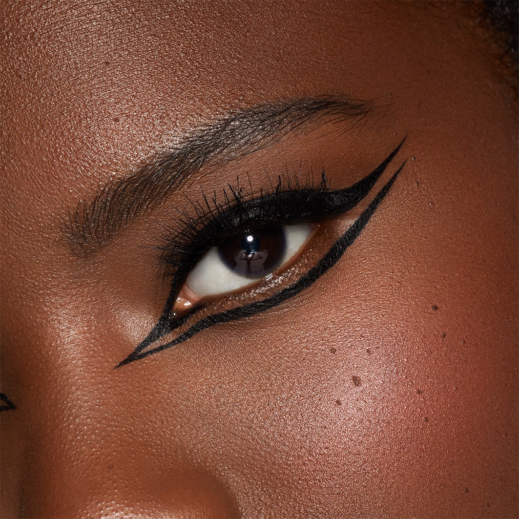 Tekutá očná linka Morphe Eyeliner Make It Big so štetcovou špičkou – 0,5 ml