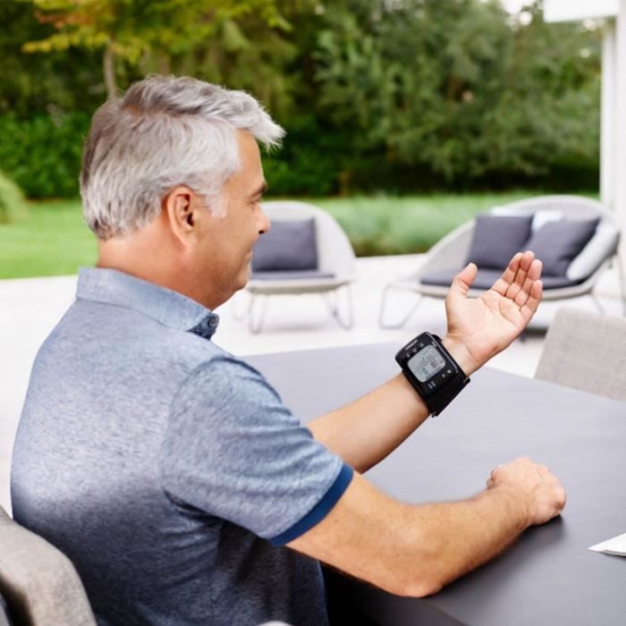 OMRON RS7 Intelli IT Tensiomètre poignet connecté Bluetooth