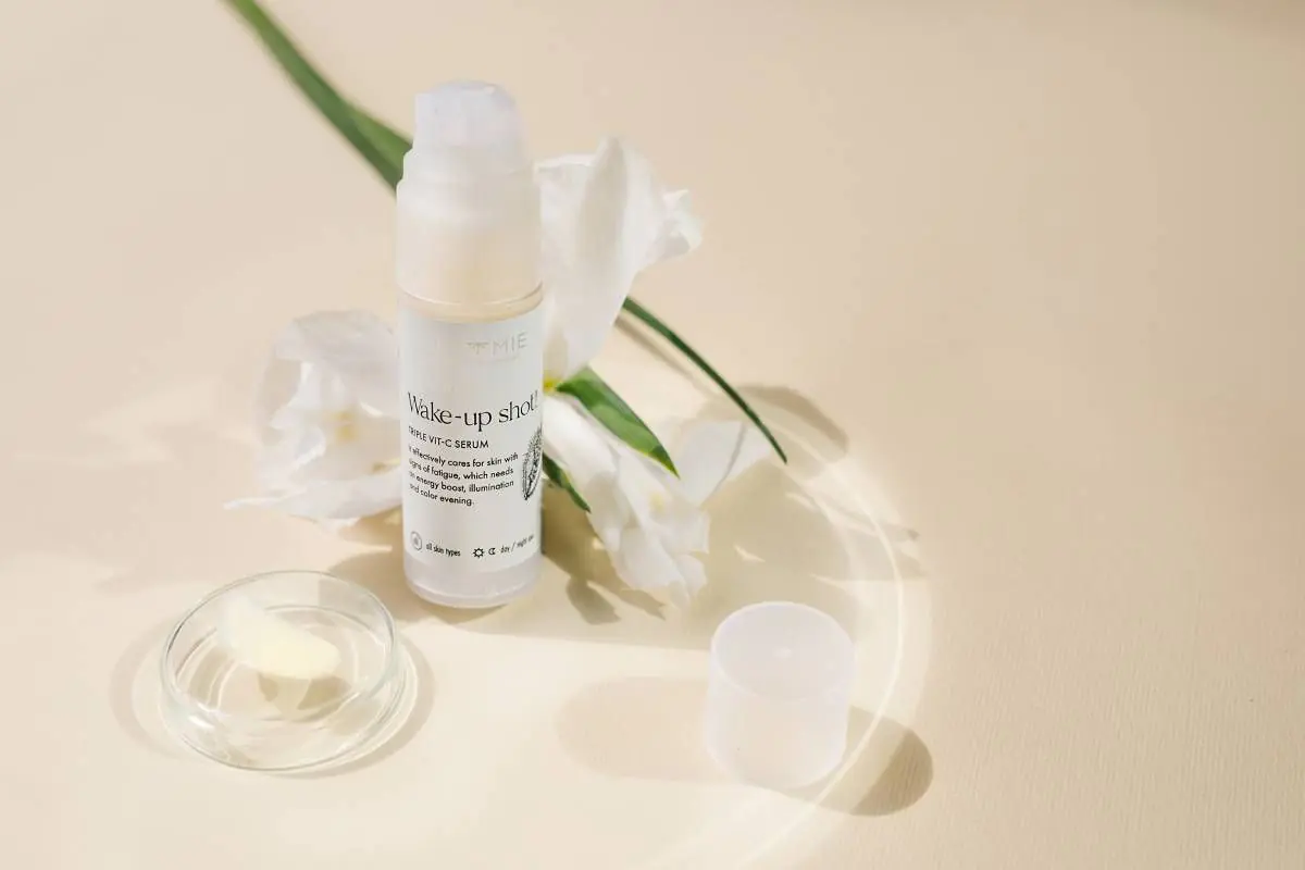 Alkmie Wake-Up Shot! Serum z potrójną witaminą C, 30 ml
