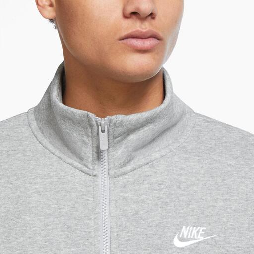 Nike Sportswear Essentials