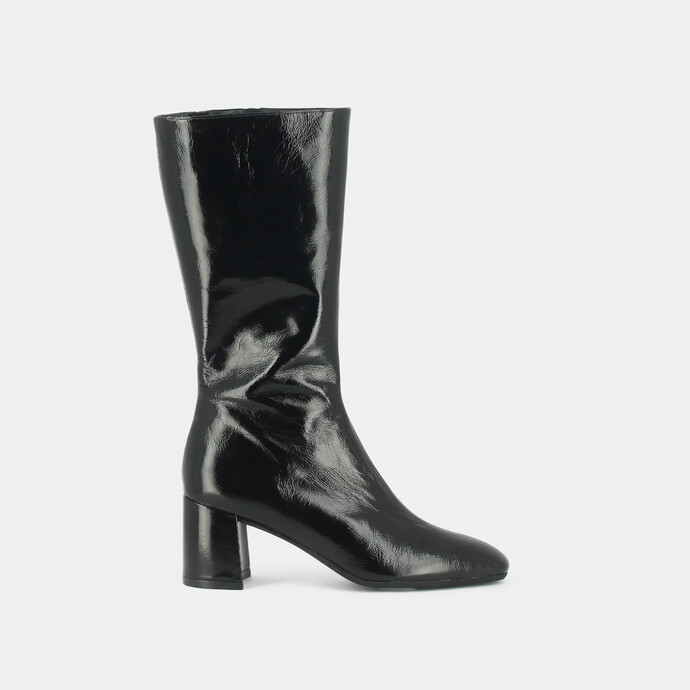 Bottines à talons et bouts pointus  en cuir brillant noir