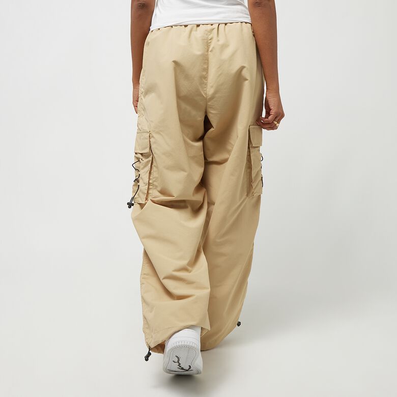 Kleine, charakteristische, weite Fallschirmhose