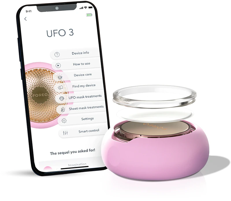 FOREO UFO™ 3 é um dispositivo sônico 5 em 1 que acelera a ação da máscara.