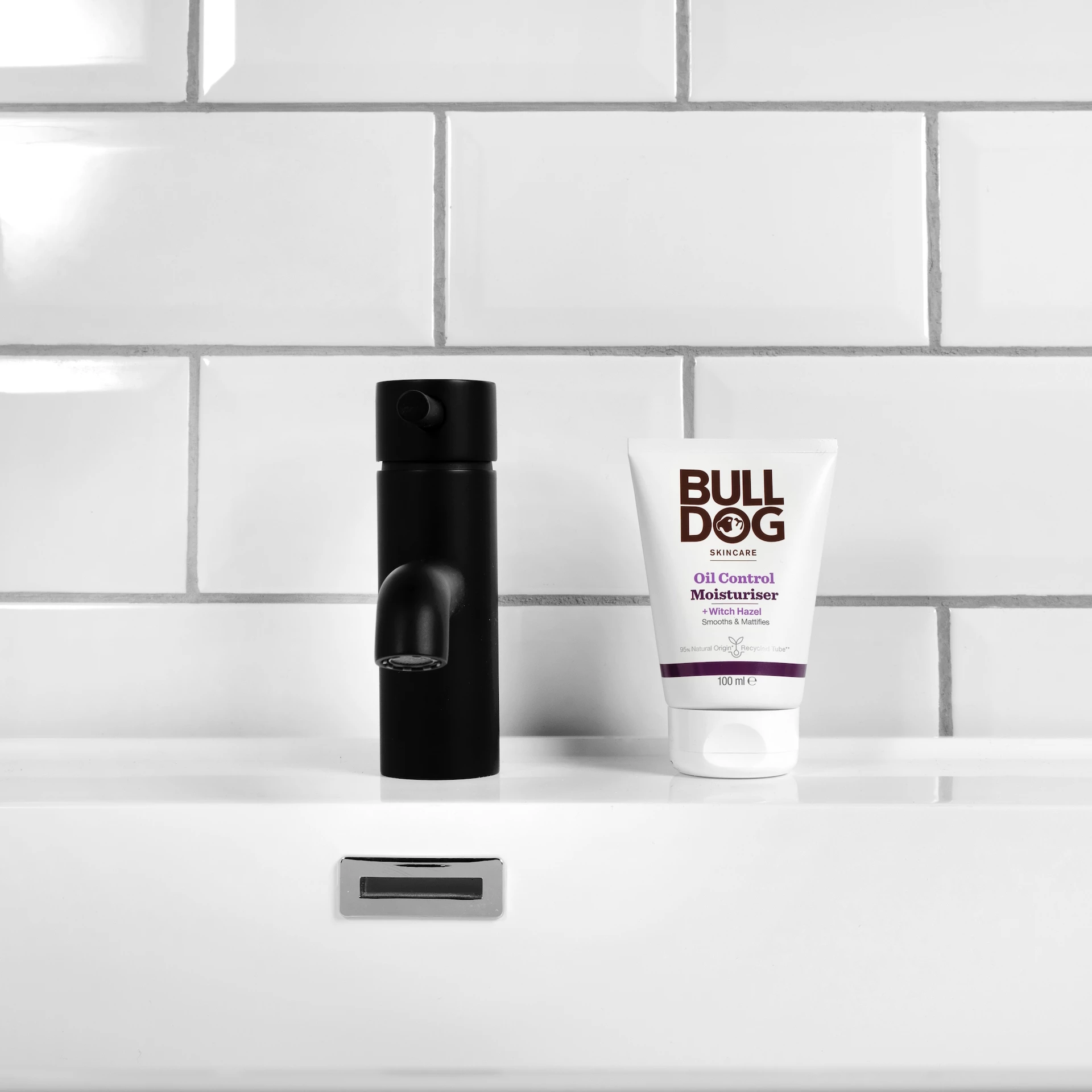 Hidratantna krema za kontrolu masnoće 100 ml - Bulldog