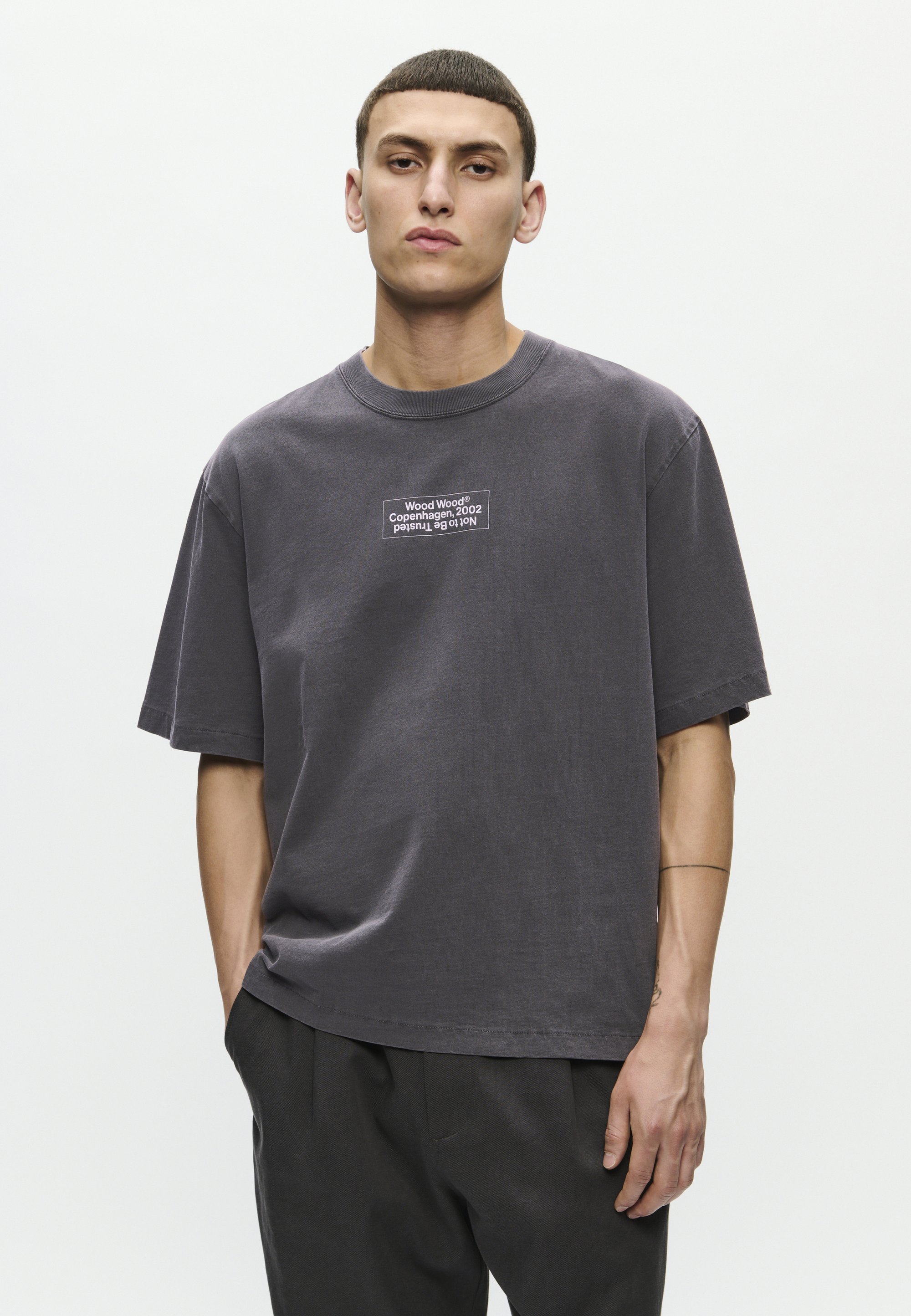 WOOD WOOD GARY TYPO - T-shirt imprimé - sable noir