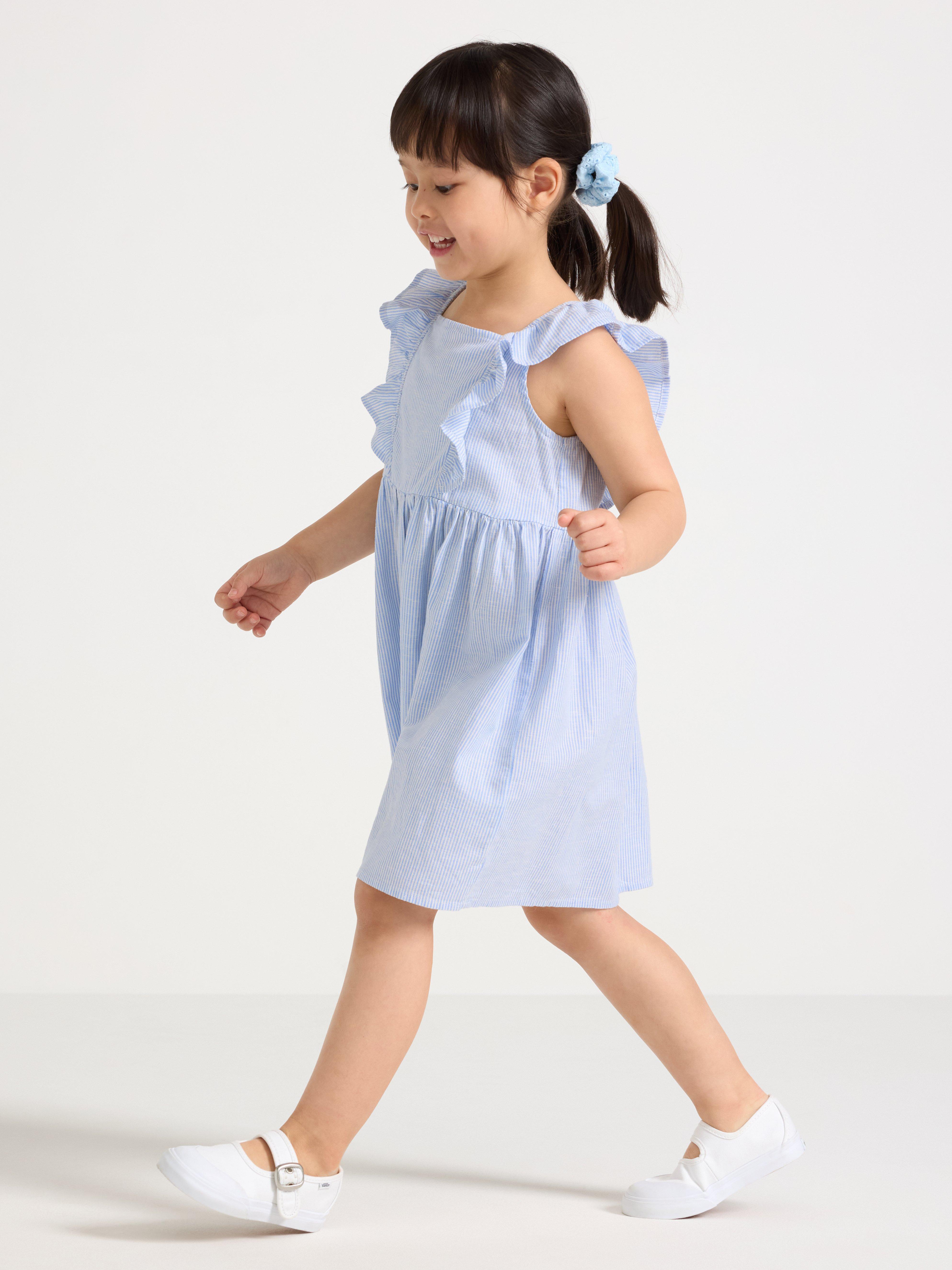 Vestido con volantes azul claro