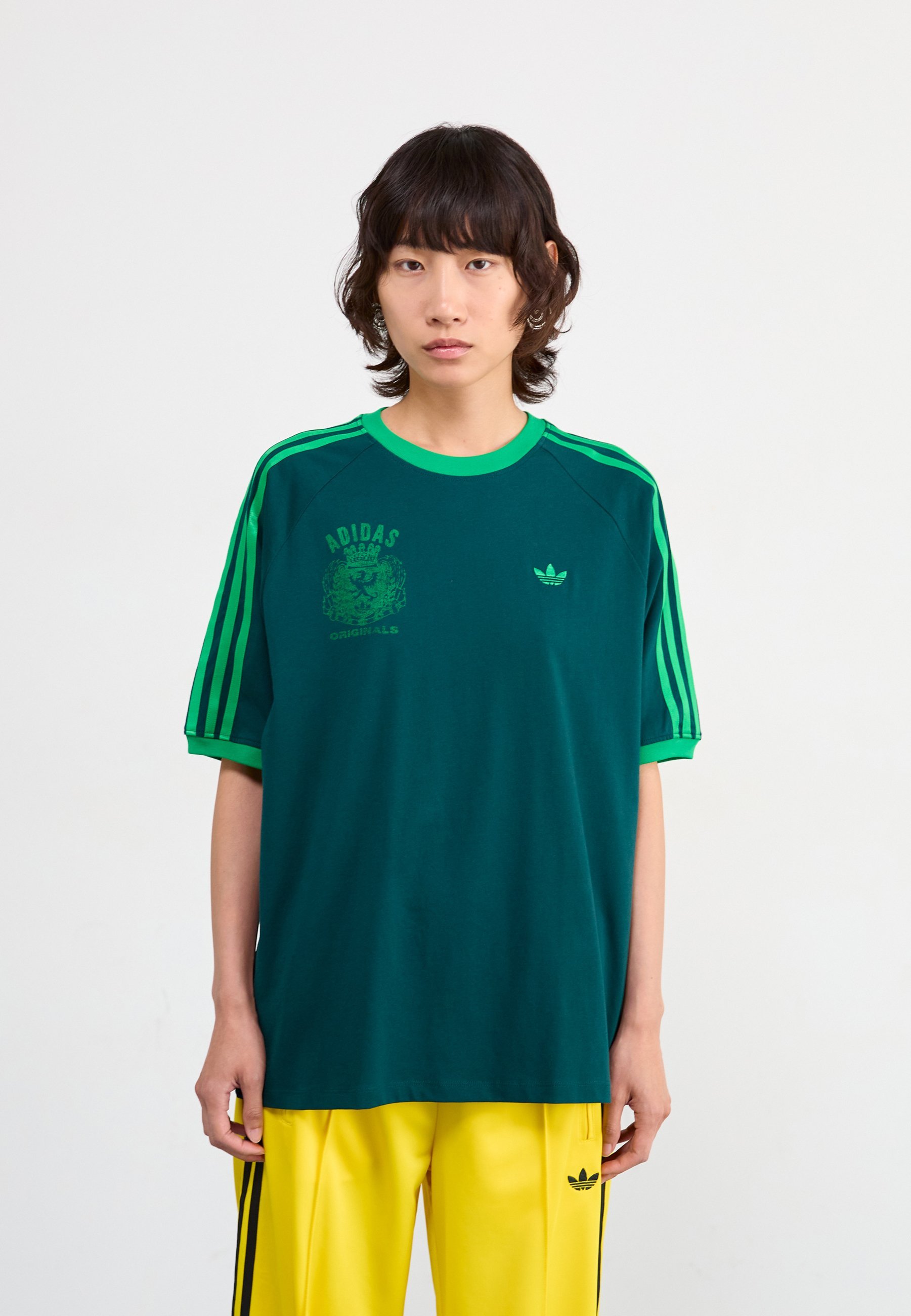 adidas Originals LOOSE TEE - T-shirt met print - aurora ivy