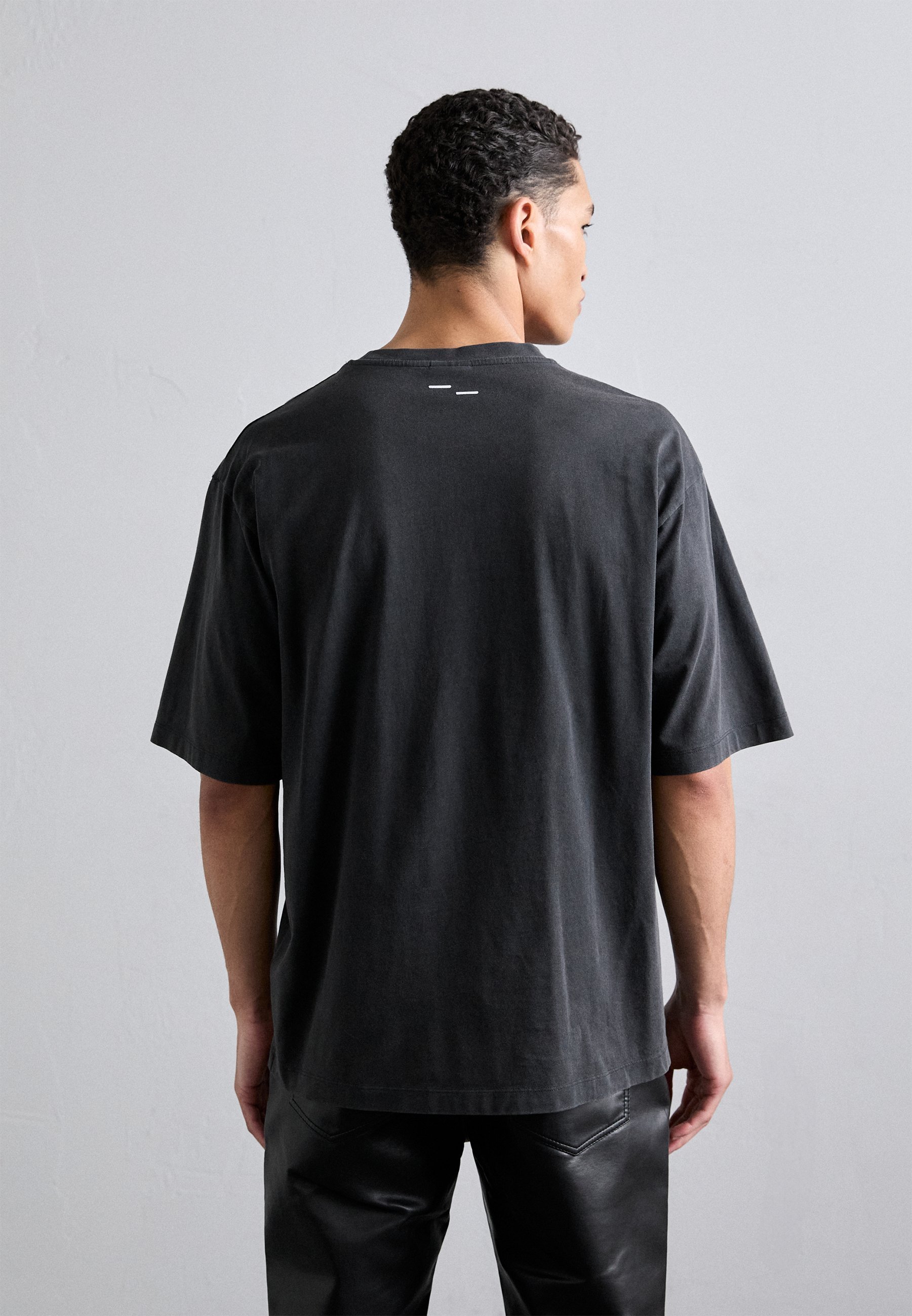 Filling Pieces BOXY - Basic T-shirt - vintage zwart