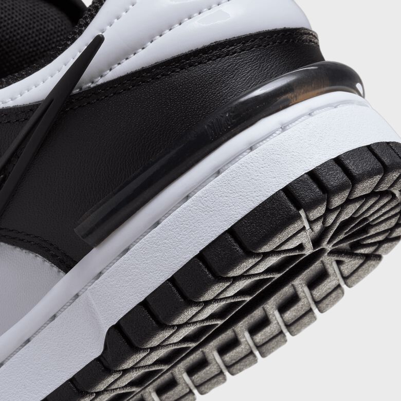 WMNS Dunk Low Panda Twist