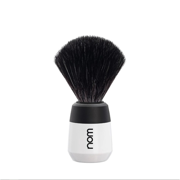 Pincel de barbear Nom MAX de fibra vegana na cor branca | Masculino | Superdrug