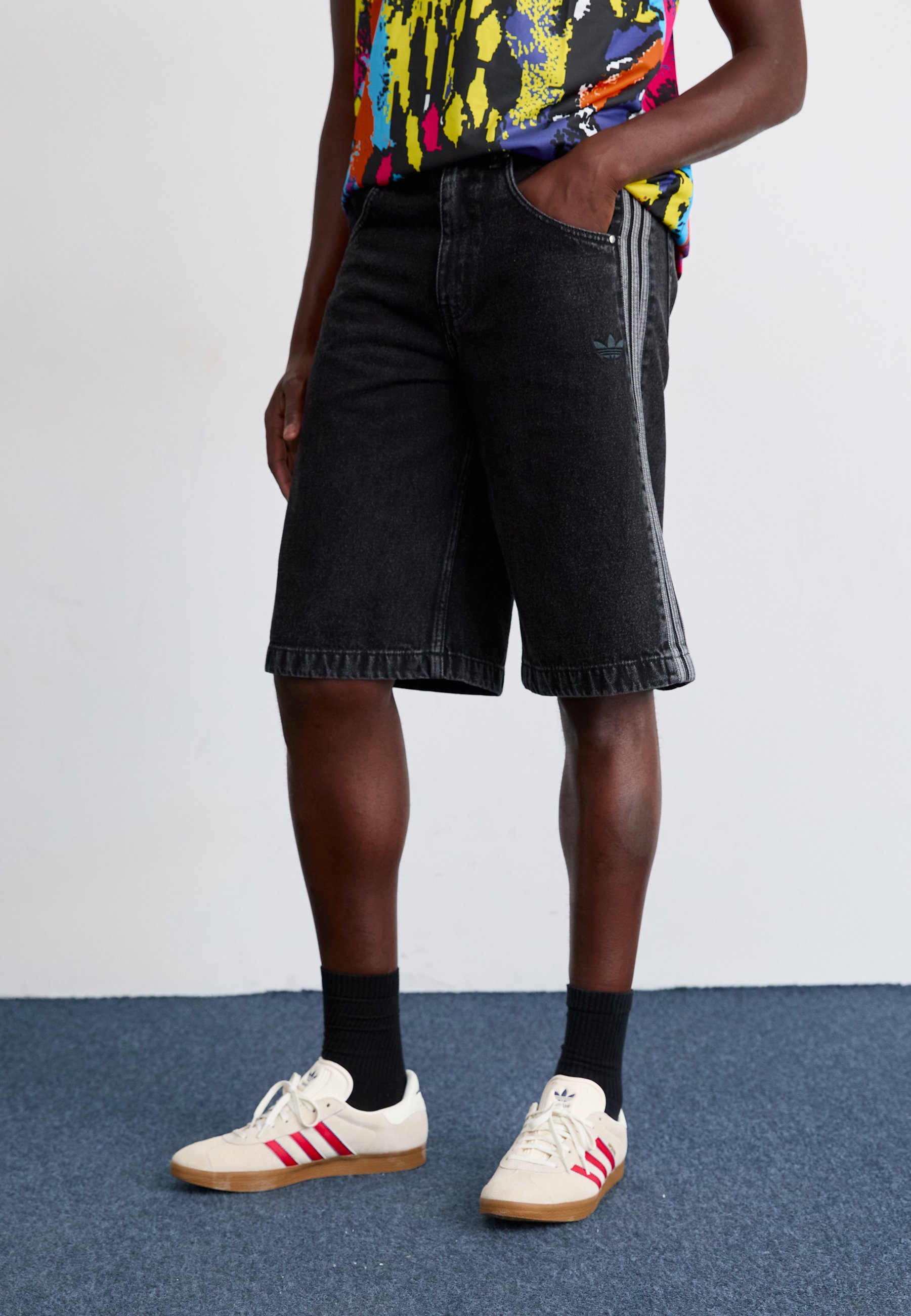 adidas Originalsi teksariidest lühikesed püksid