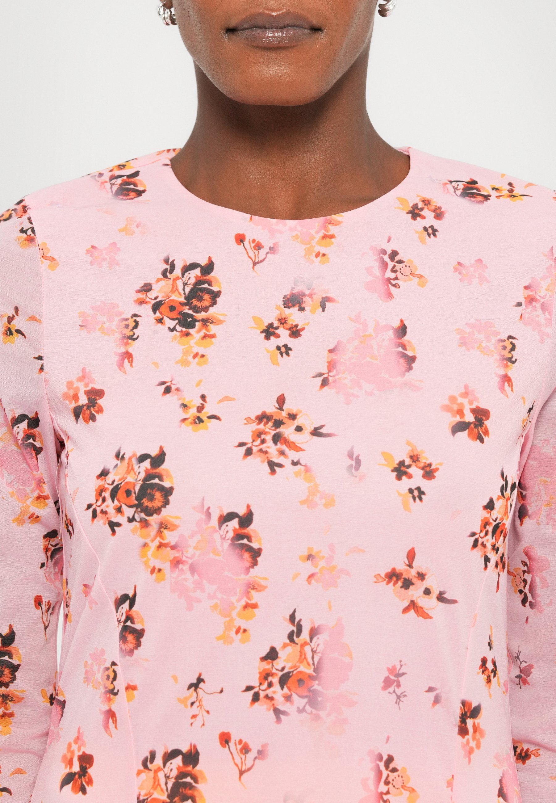 Robe midi à manches longues Stine Goya - Robe de jour - rose