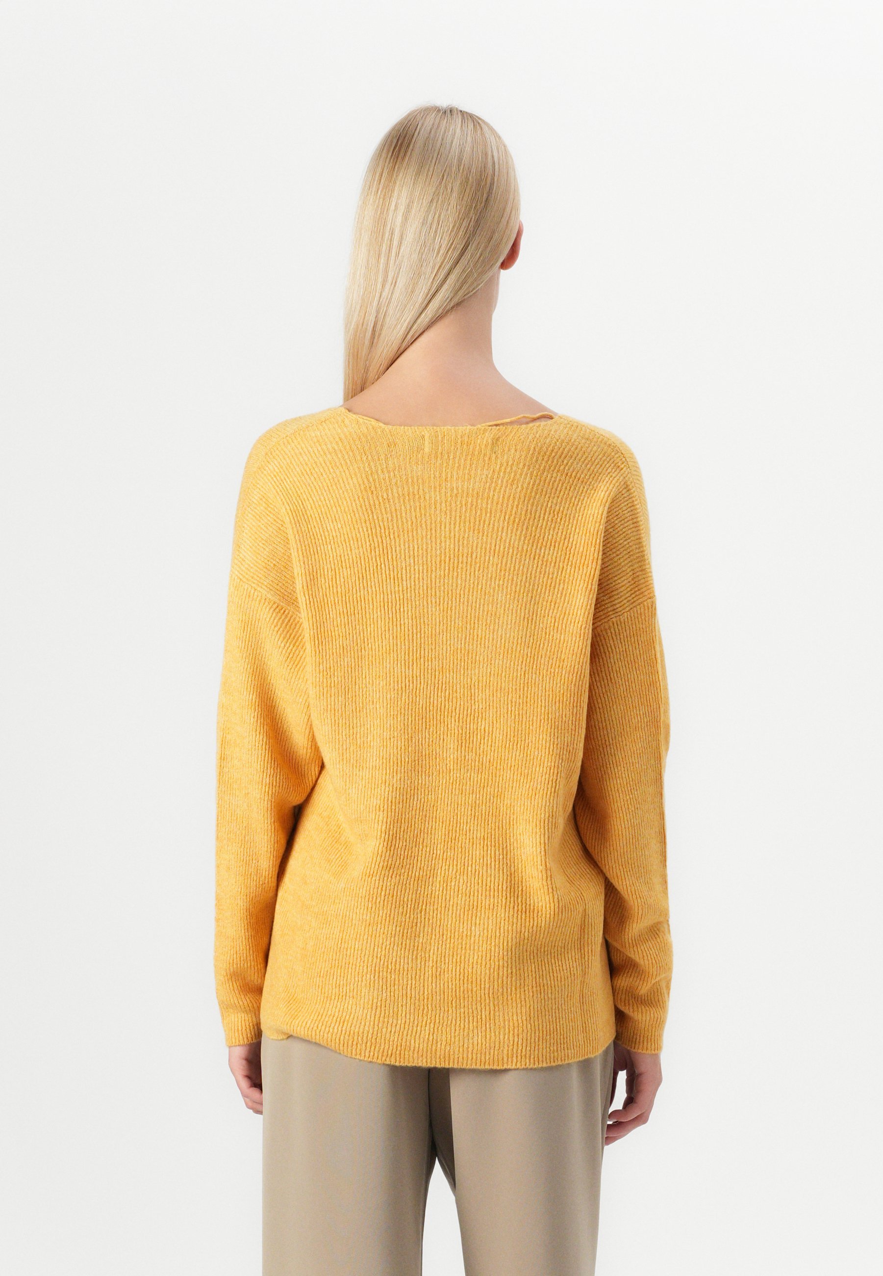 Pull Vero Moda VMCREWLEFILE VNECK - couleur épices dorées