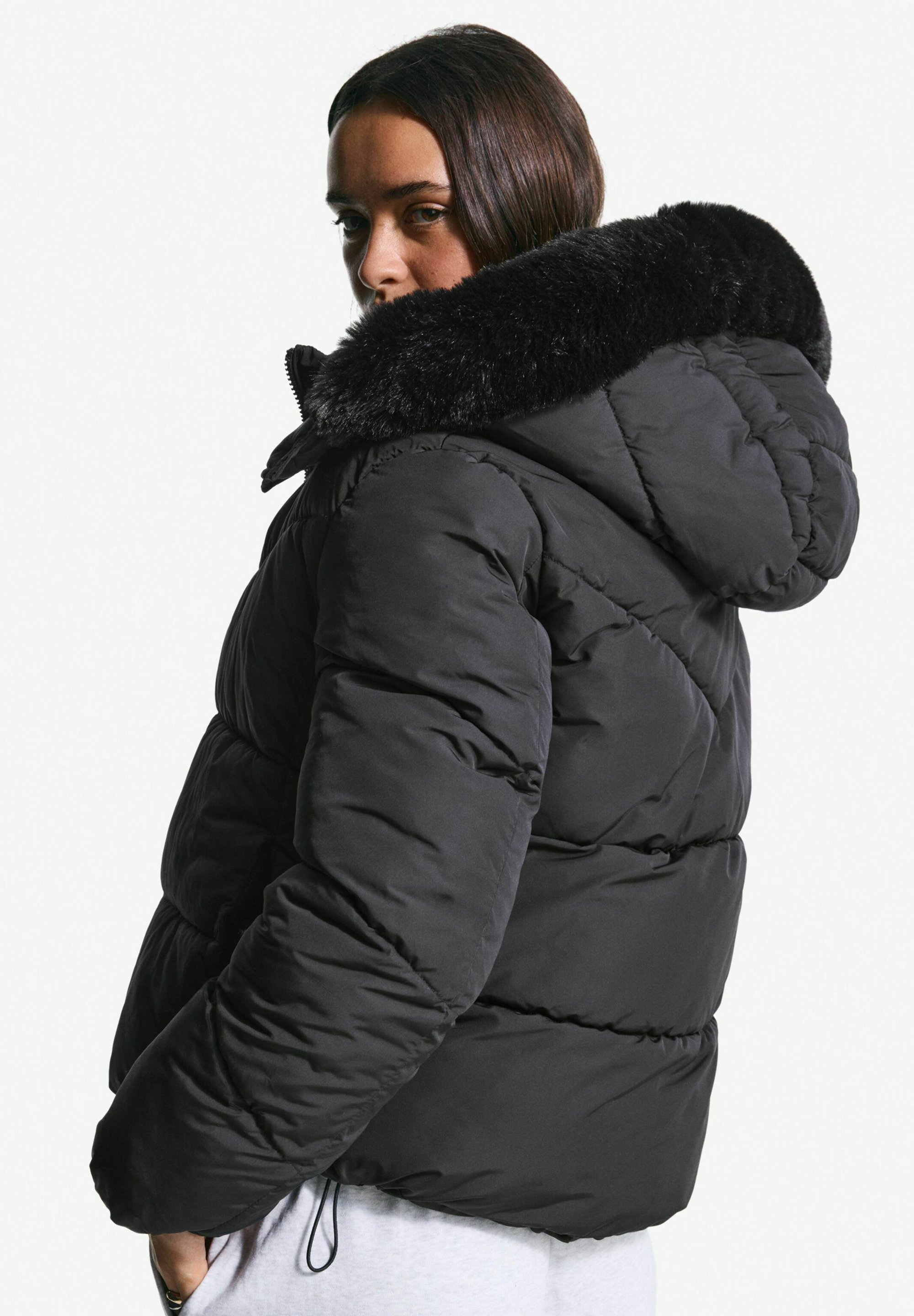 Bershka winterjas - zwart