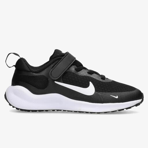 Nike Revolution 7