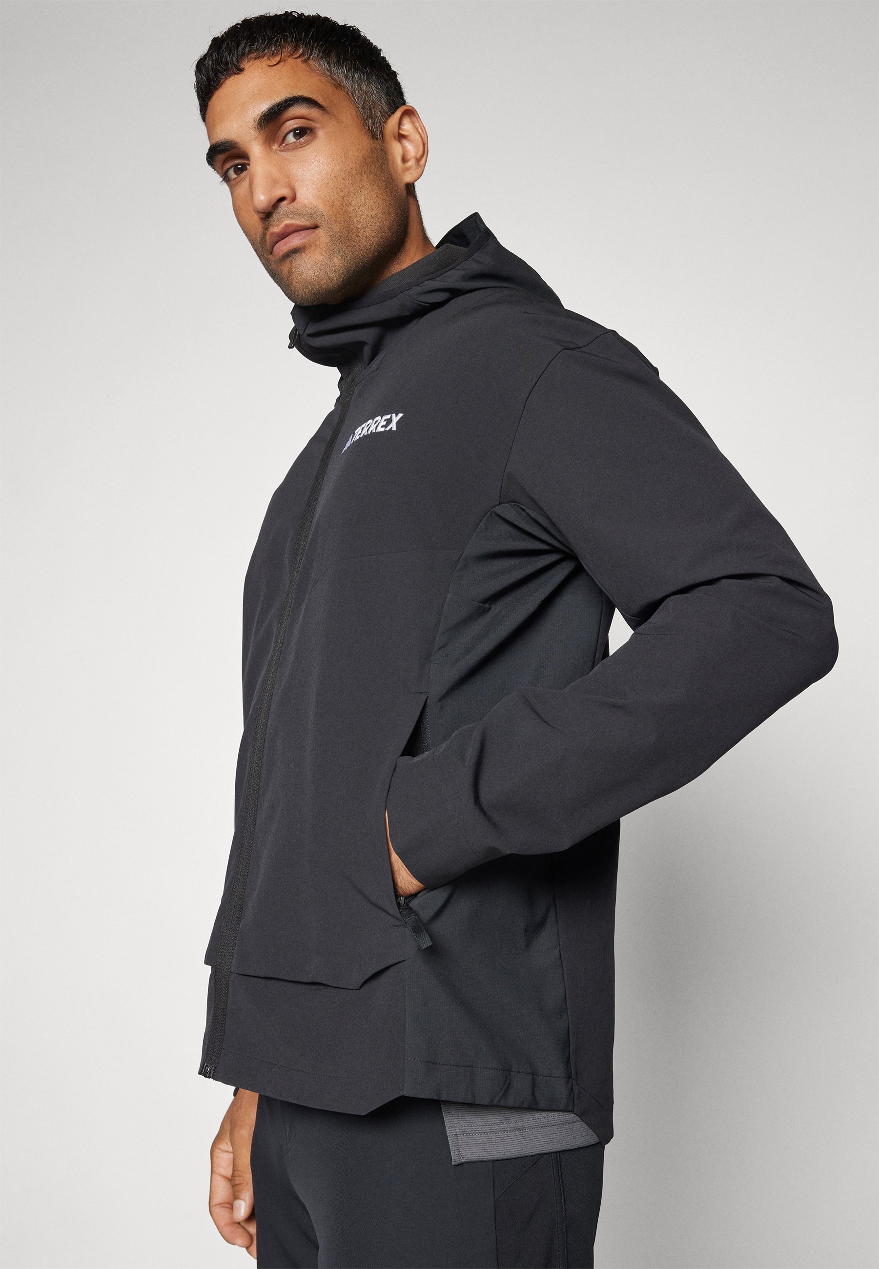 Adidas Terrex MULTI SOFTSHELL - Pehmeä kuoritakki - musta