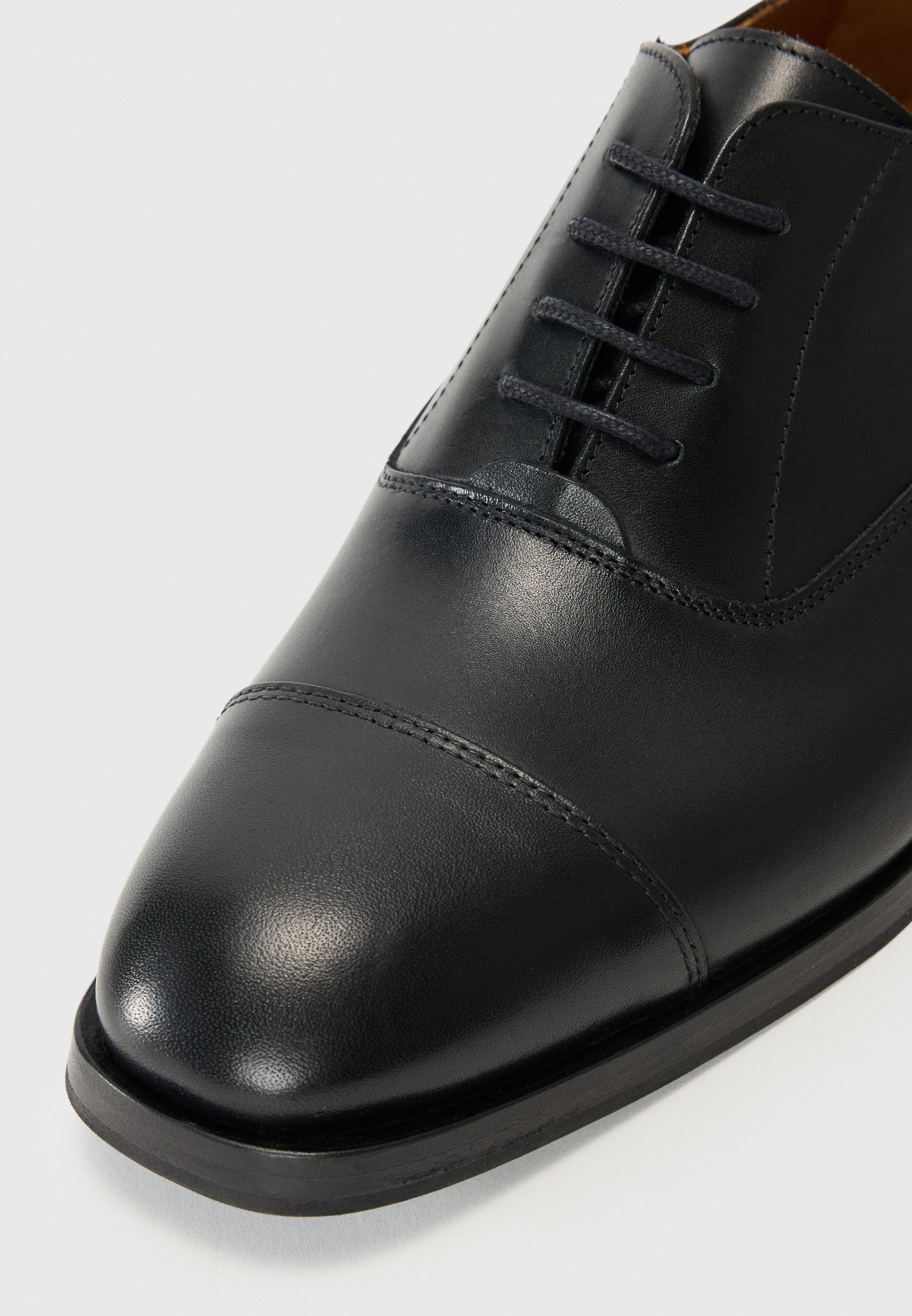 Tiger of Sweden NUPTONE - Stijlvolle veterschoenen - zwart