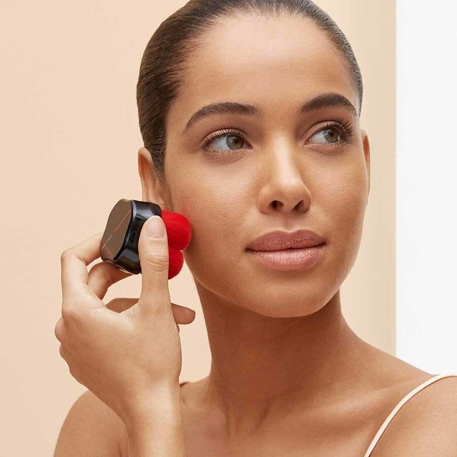 Shiseido Hanatsubaki Hake Pinceau Lissant Pour Le Visage