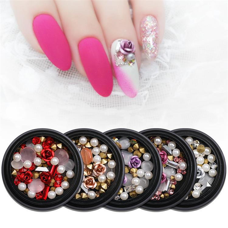 Nagelkunst in gemengde stijlen: Strass, Parels, 3D-decoraties, Metalen Hart, Kaviaar Nagelklauwen, Nageljuwelen, Kristallen, Manicure Accessoires