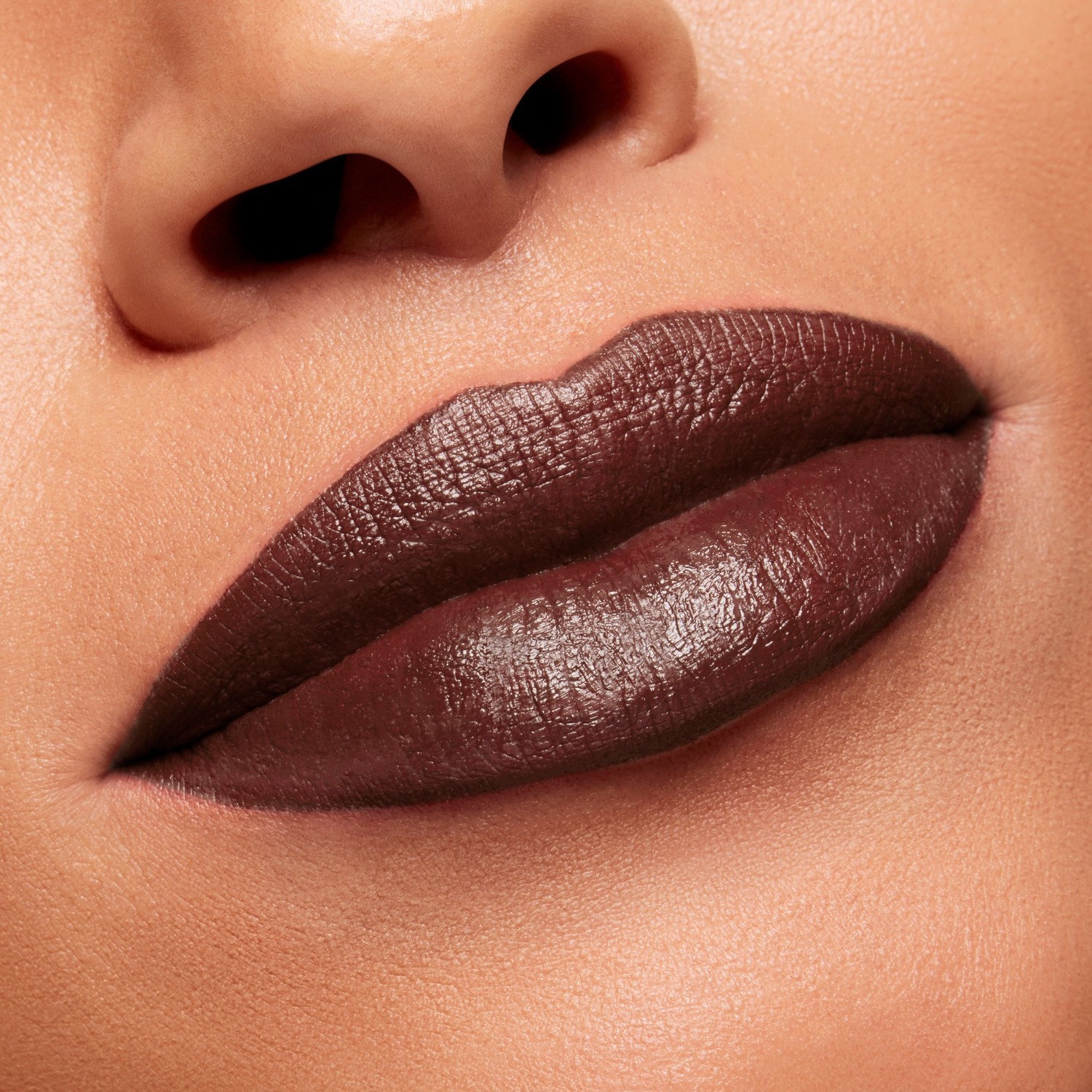 MAC lūpų dažų pudra „Powder Kiss Velvet Blur Slim Stick“ – 2 g