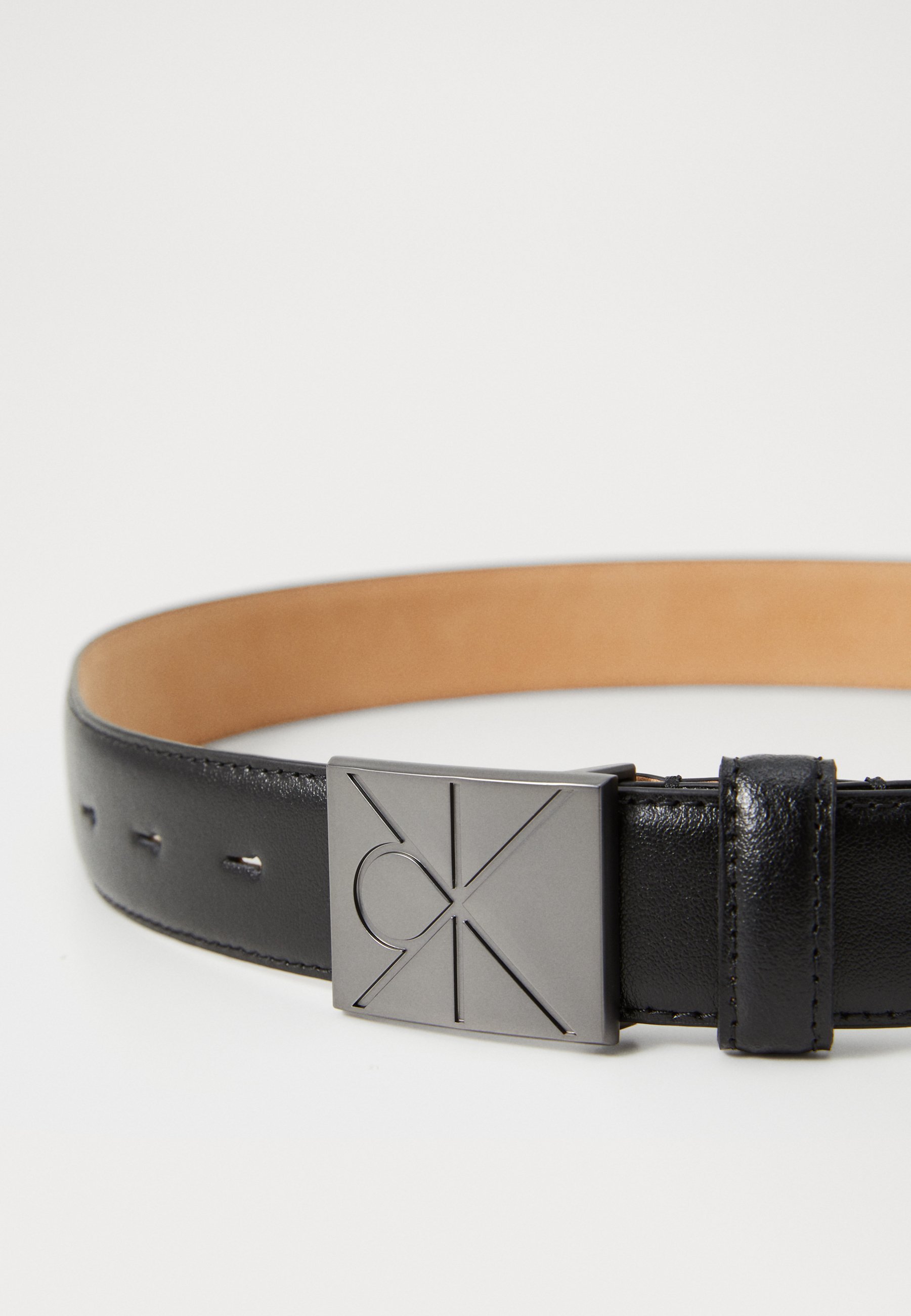 Calvin Klein EMBLEM PLAQUE SMOOTH 35MM - Opasok - čierny/matný gunmetal