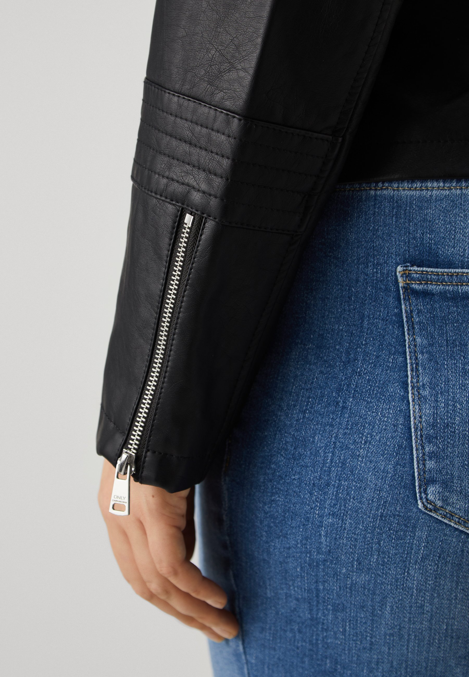 ONLY Carmakoma CAREMMY BIKER - Kunstleren jas - zwart