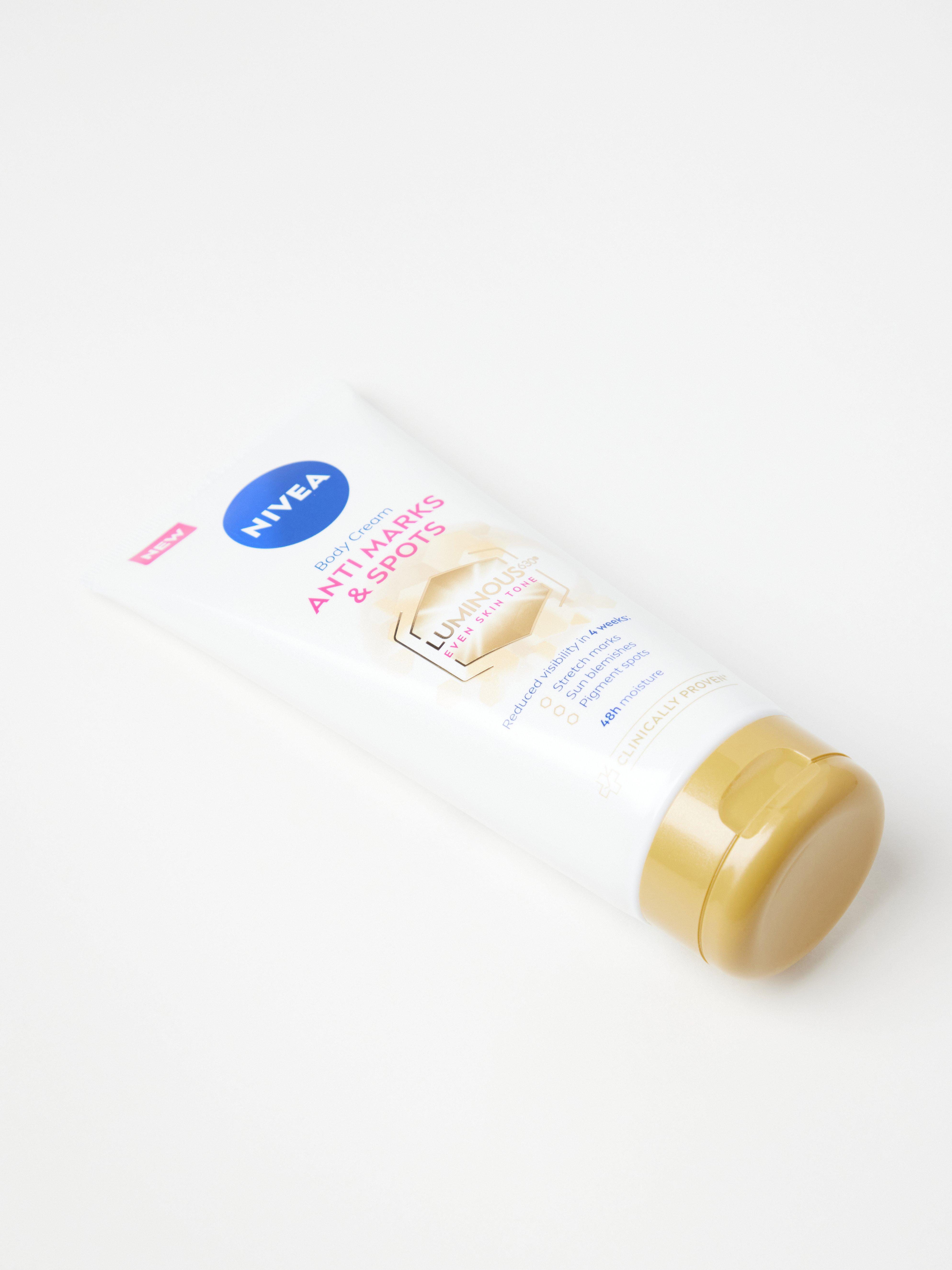 Nivea Luminous630 Kroppskrem Mot merker og kviser Ingen farge